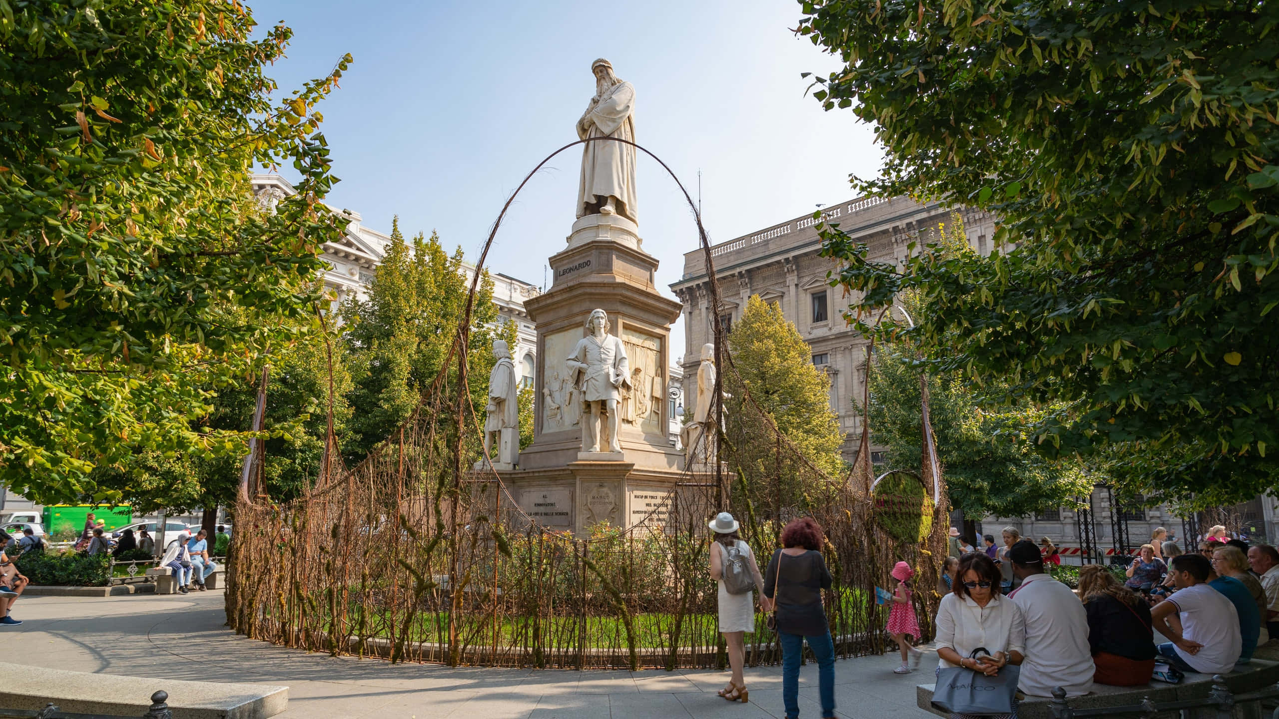 La Scala Opera House, statue, urban park, 2K Desktop Wallpaper