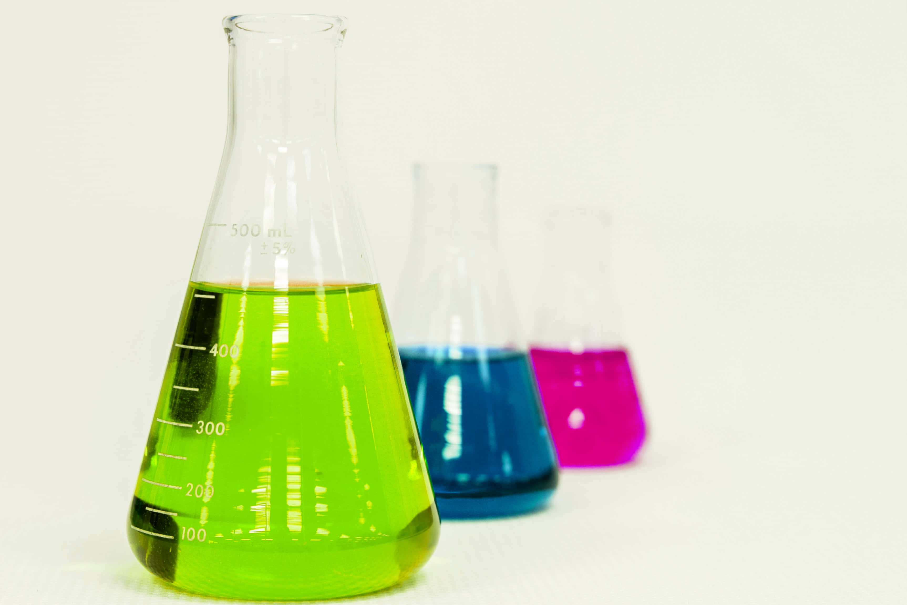 laboratory flasks, vibrant green, blue, 2K Desktop Wallpaper