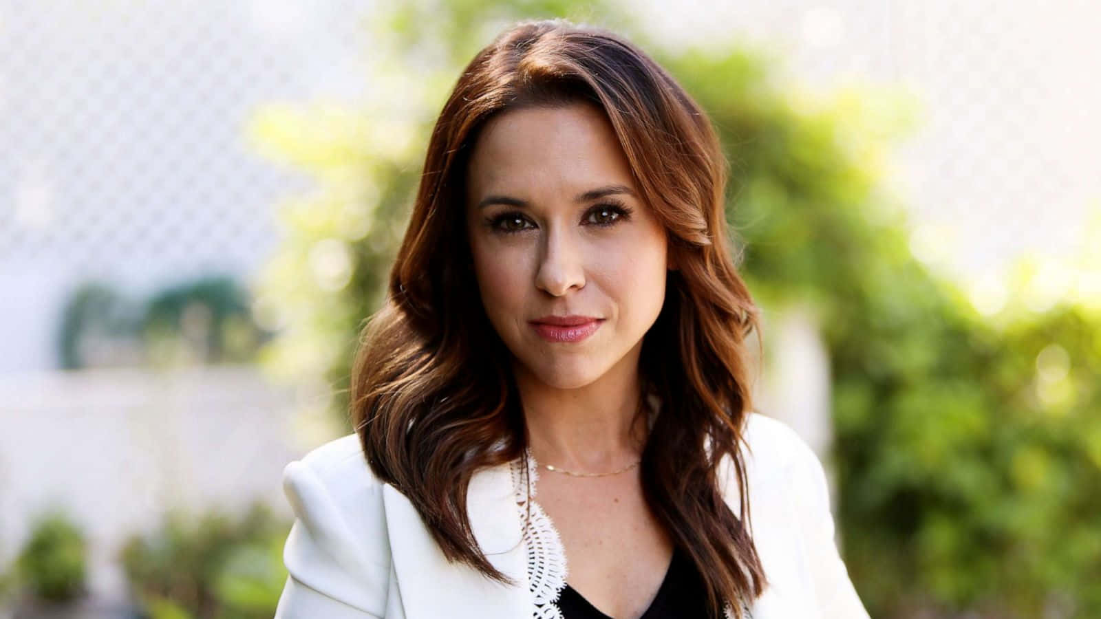 Lacey Chabert, white blazer, black top, HD Desktop Wallpaper