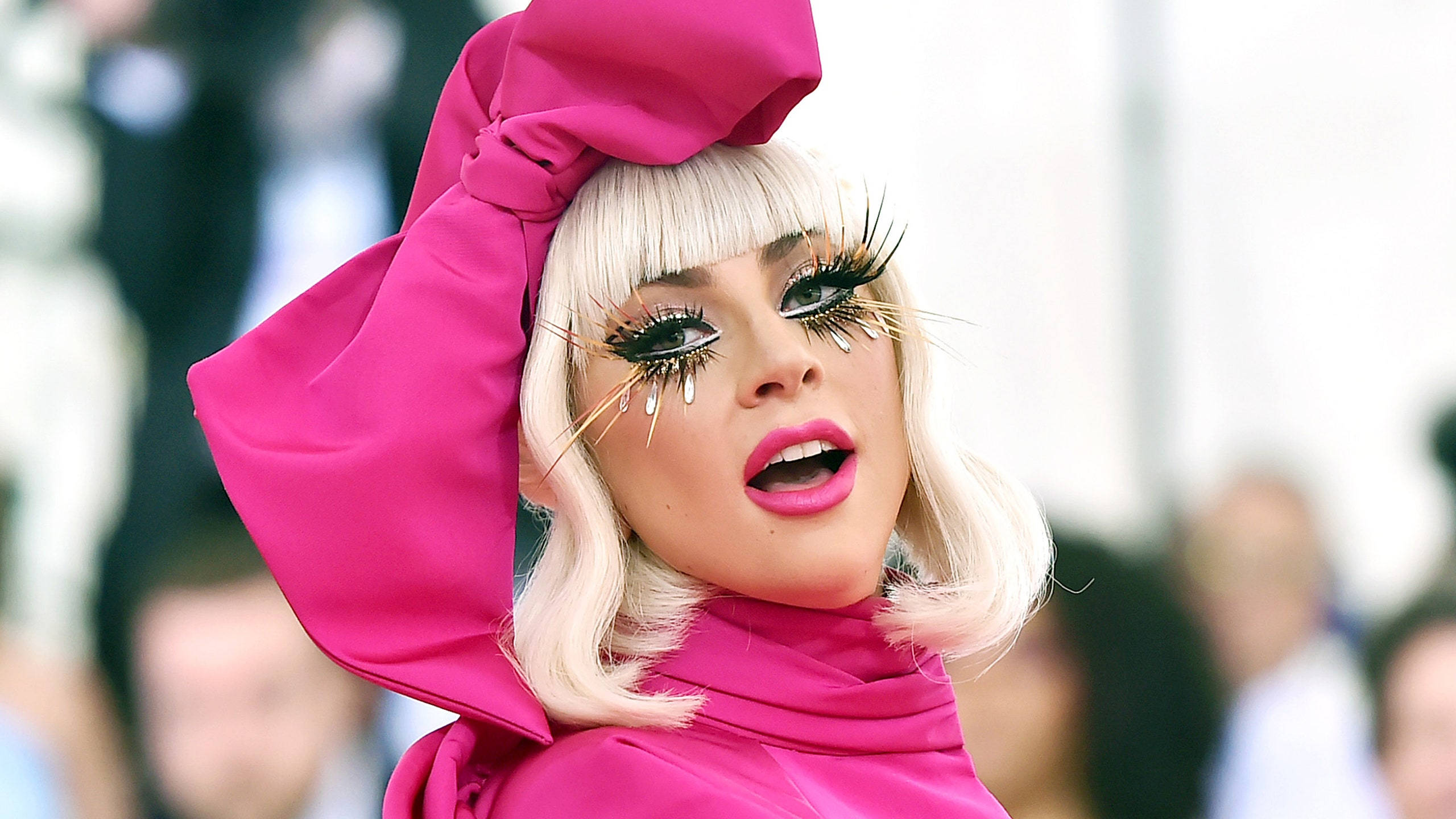 Lady Gaga, 2019 Met Gala, platinum blonde bob, 2K Desktop Wallpaper