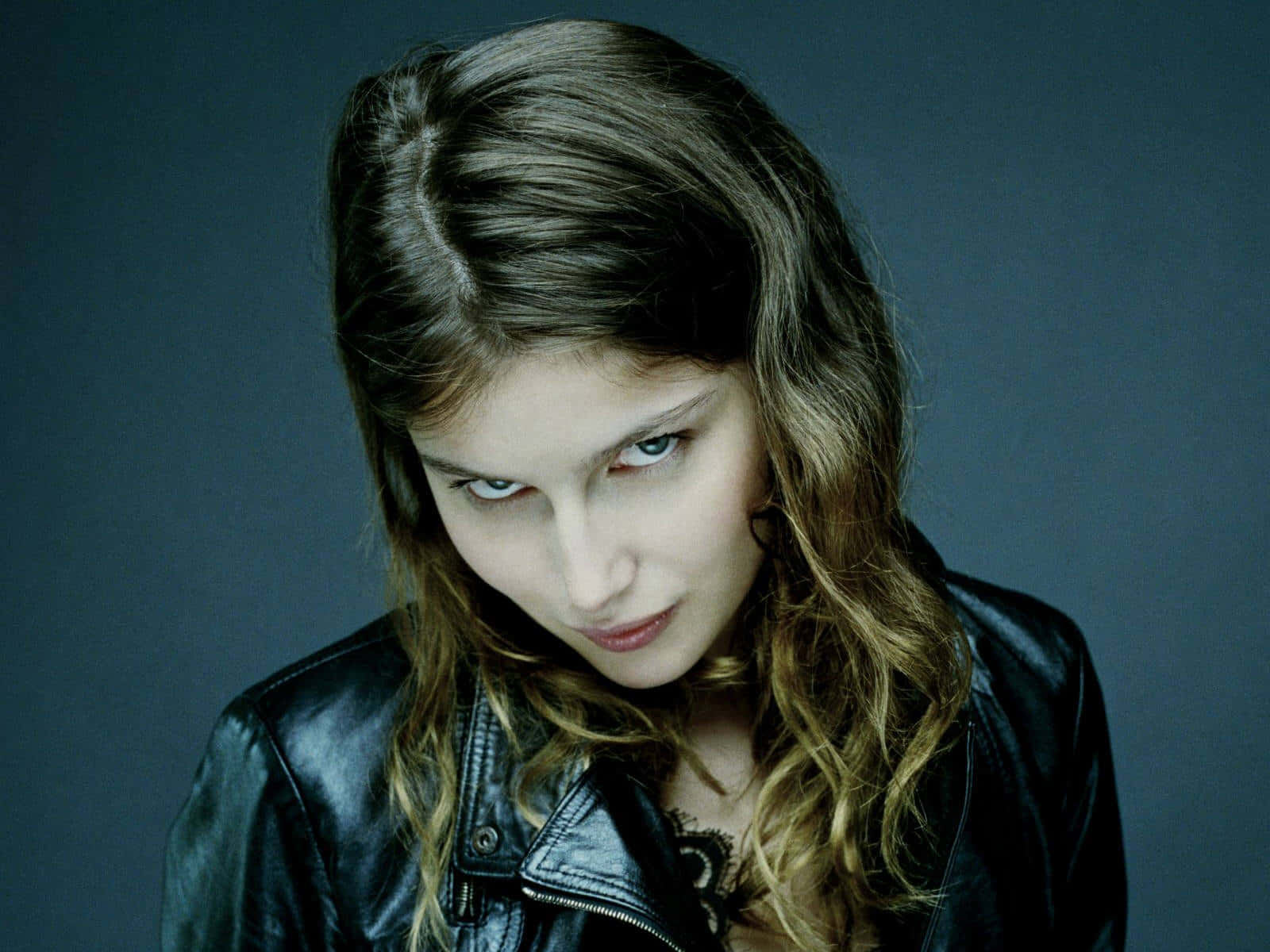 Laetitia Casta, intense blue eyes, wavy brown hair, HD Desktop Wallpaper