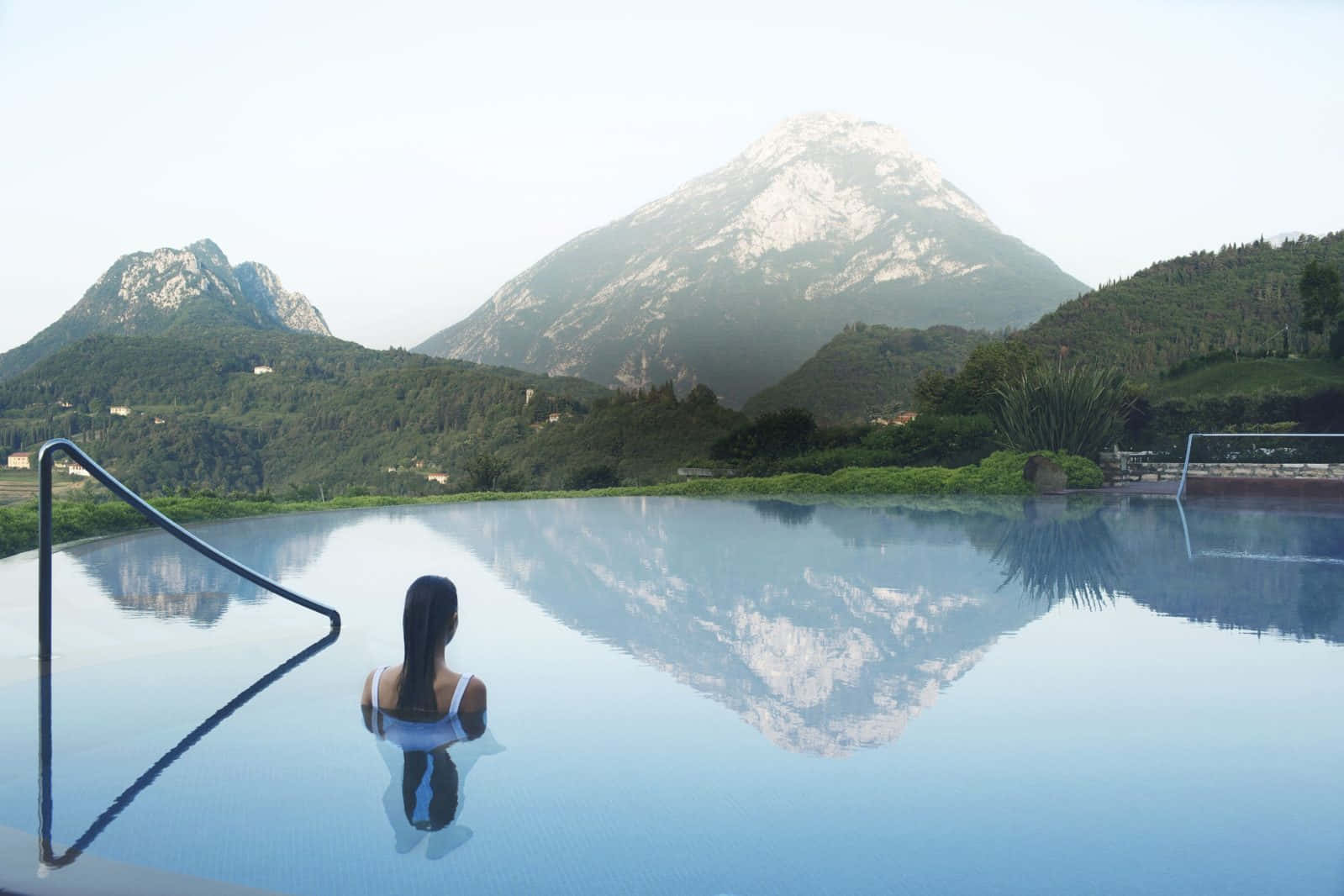 Lago Di Garda, infinity pool, snow-capped mountains, HD Desktop Wallpaper