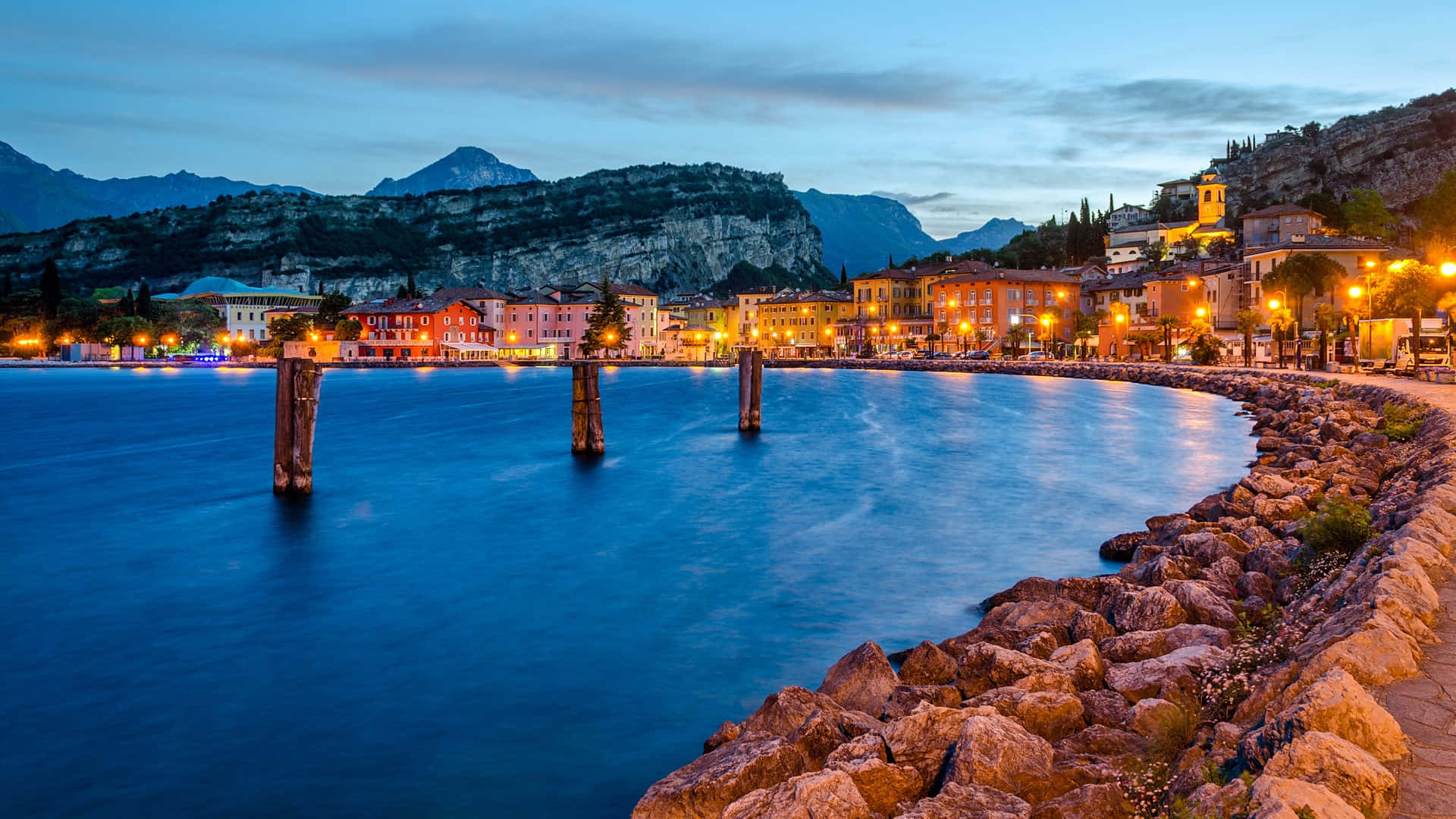 Lago Di Garda, twilight, warm glowing lights, Full HD Desktop Wallpaper