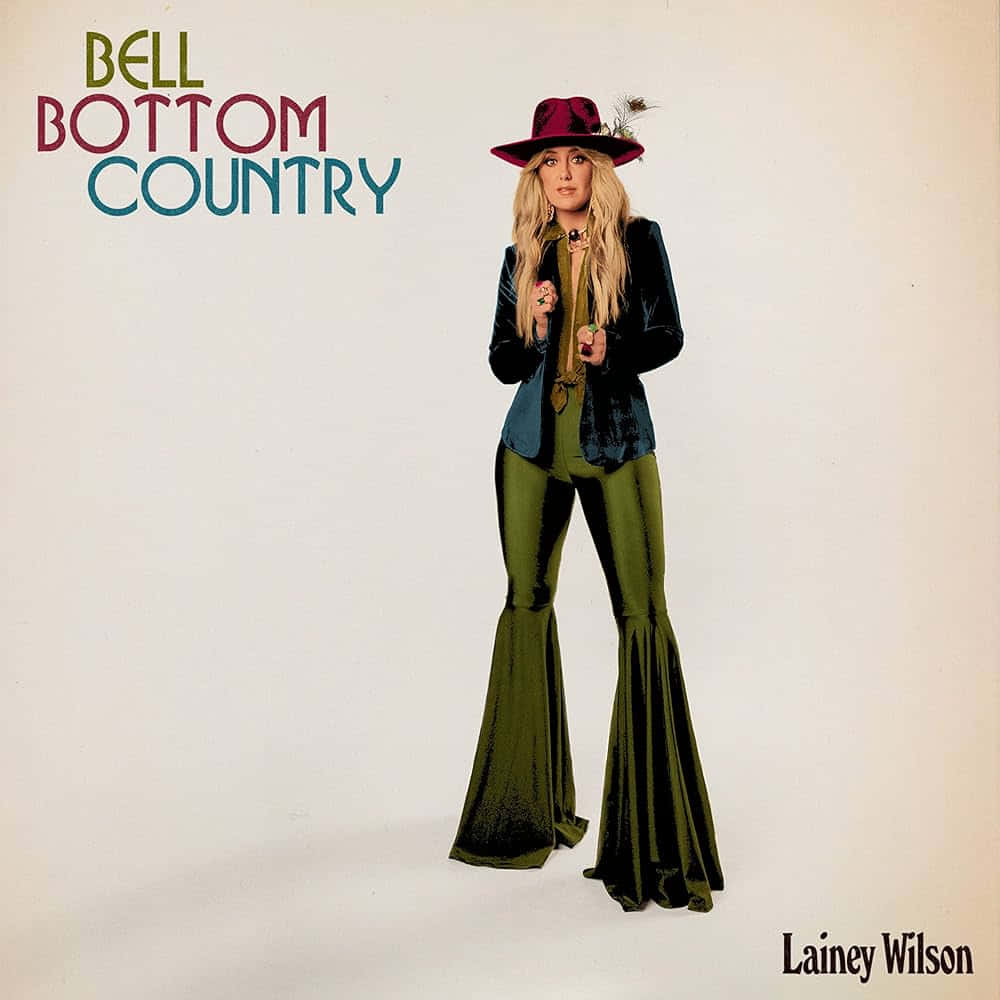 Lainey Wilson, bell-bottoms, feathered hat, SD Desktop Wallpaper