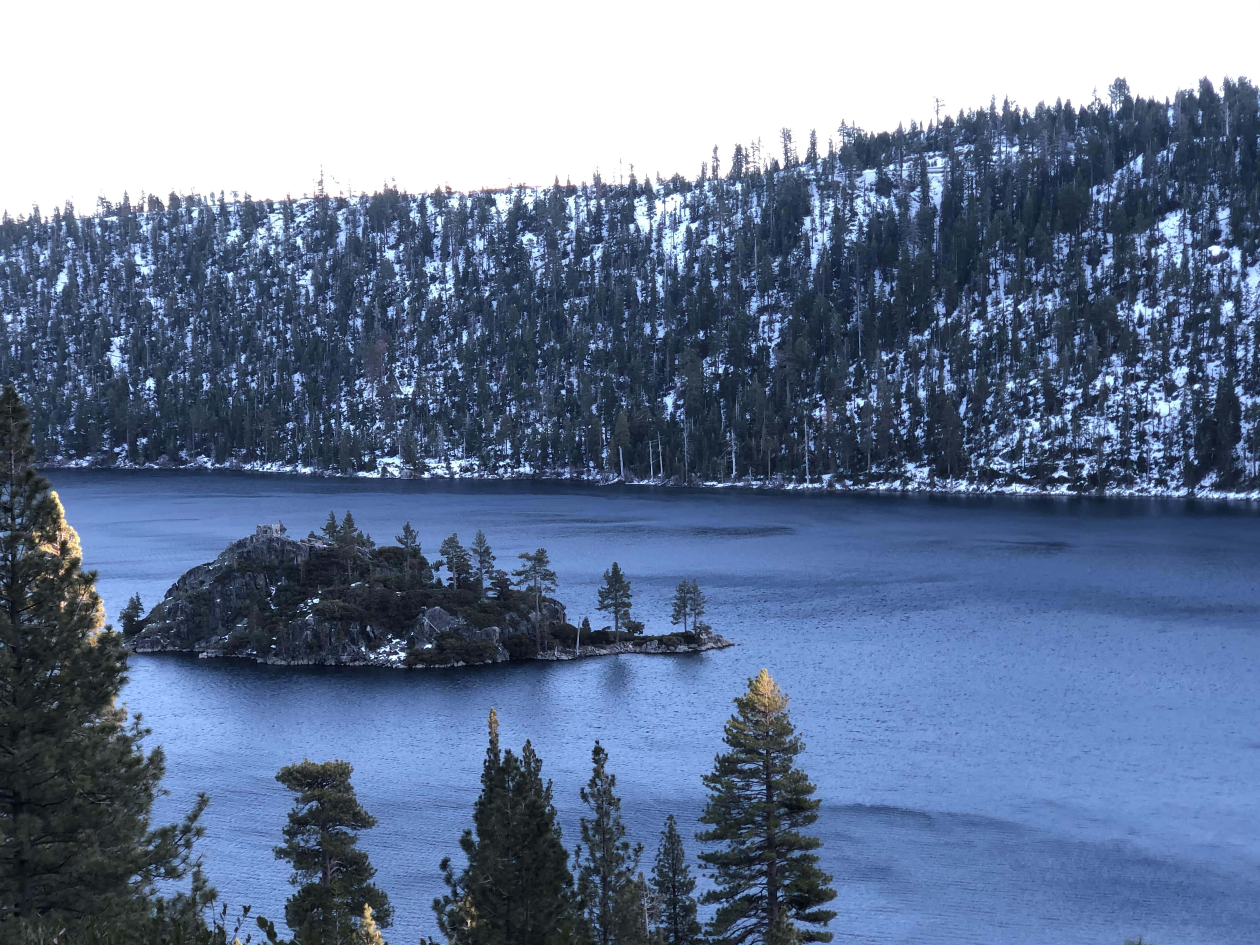 Lake Tahoe, snow-dusted pine forests, rocky island, 4K Desktop Wallpaper