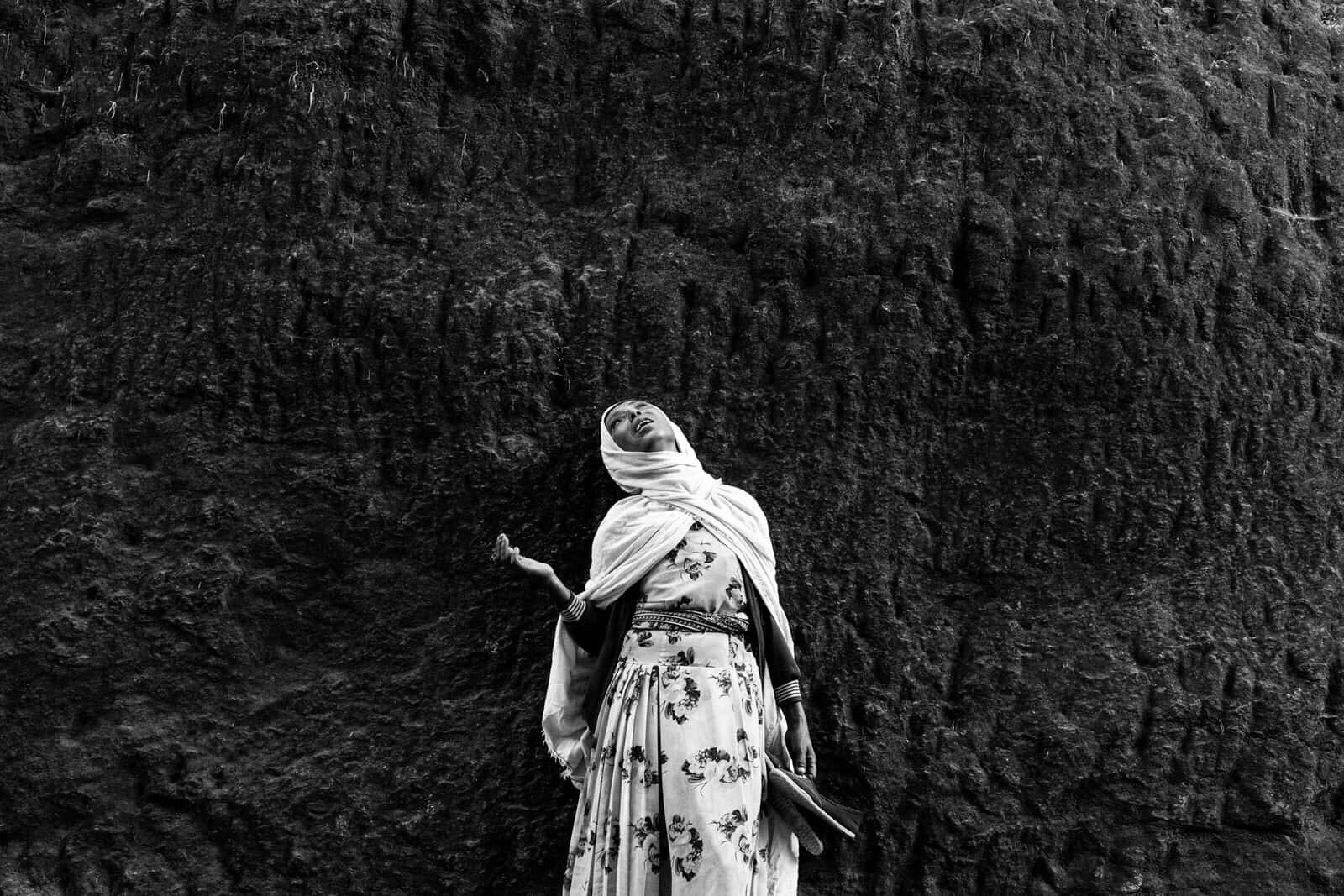 Ethiopian female pilgrim, Lalibela, patterned dress, HD Desktop Wallpaper