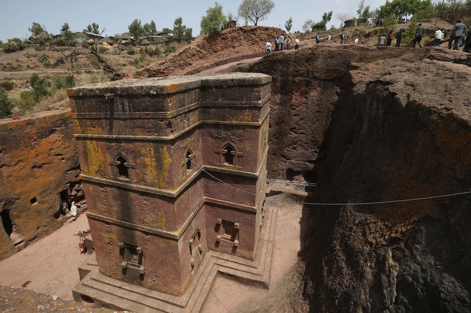 Lalibela, rock-hewn church, reddish-brown cliffside, HD Desktop Wallpaper