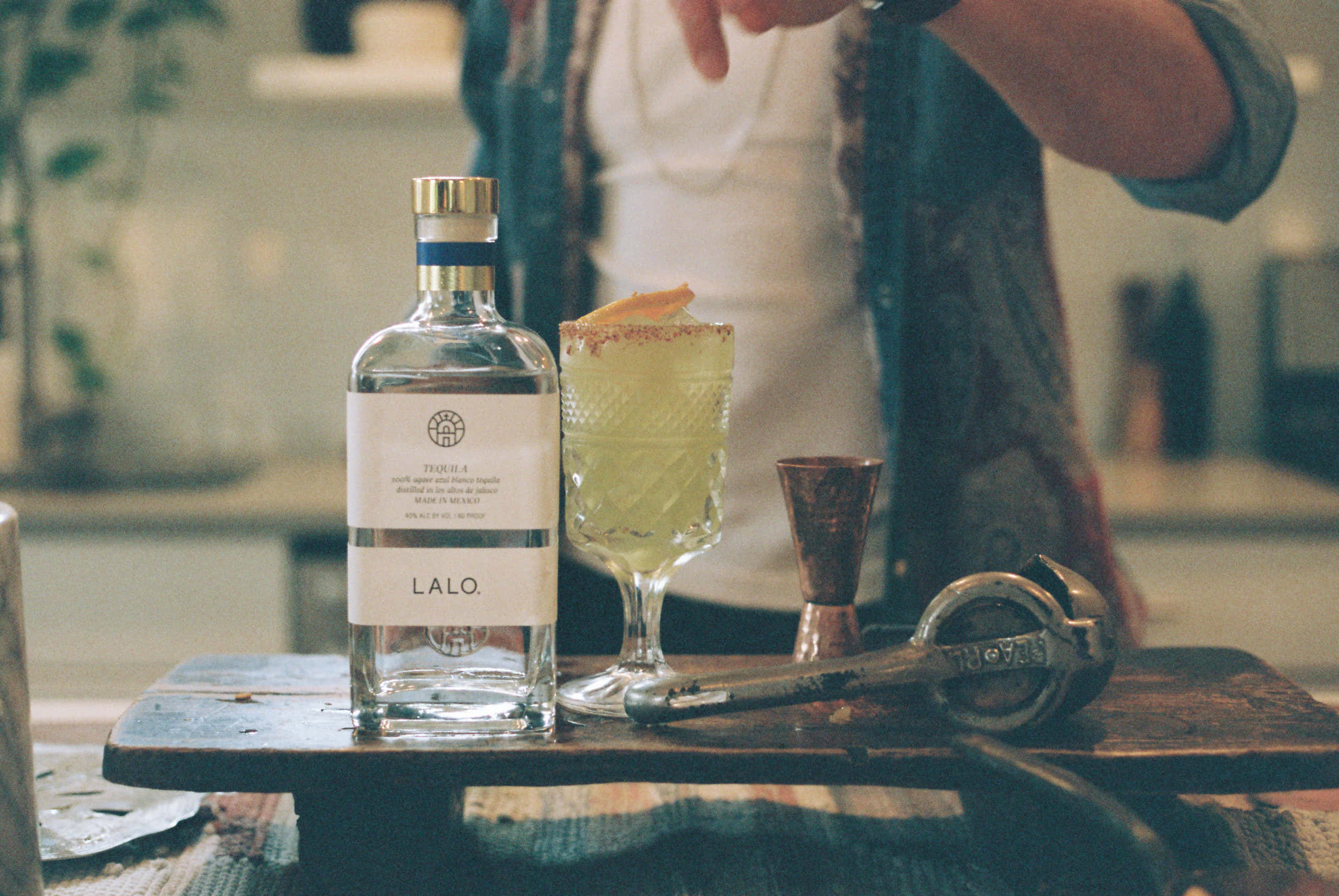 Lalo tequila, citrus rimmed cocktail, rustic wooden tray, 2K Desktop Wallpaper