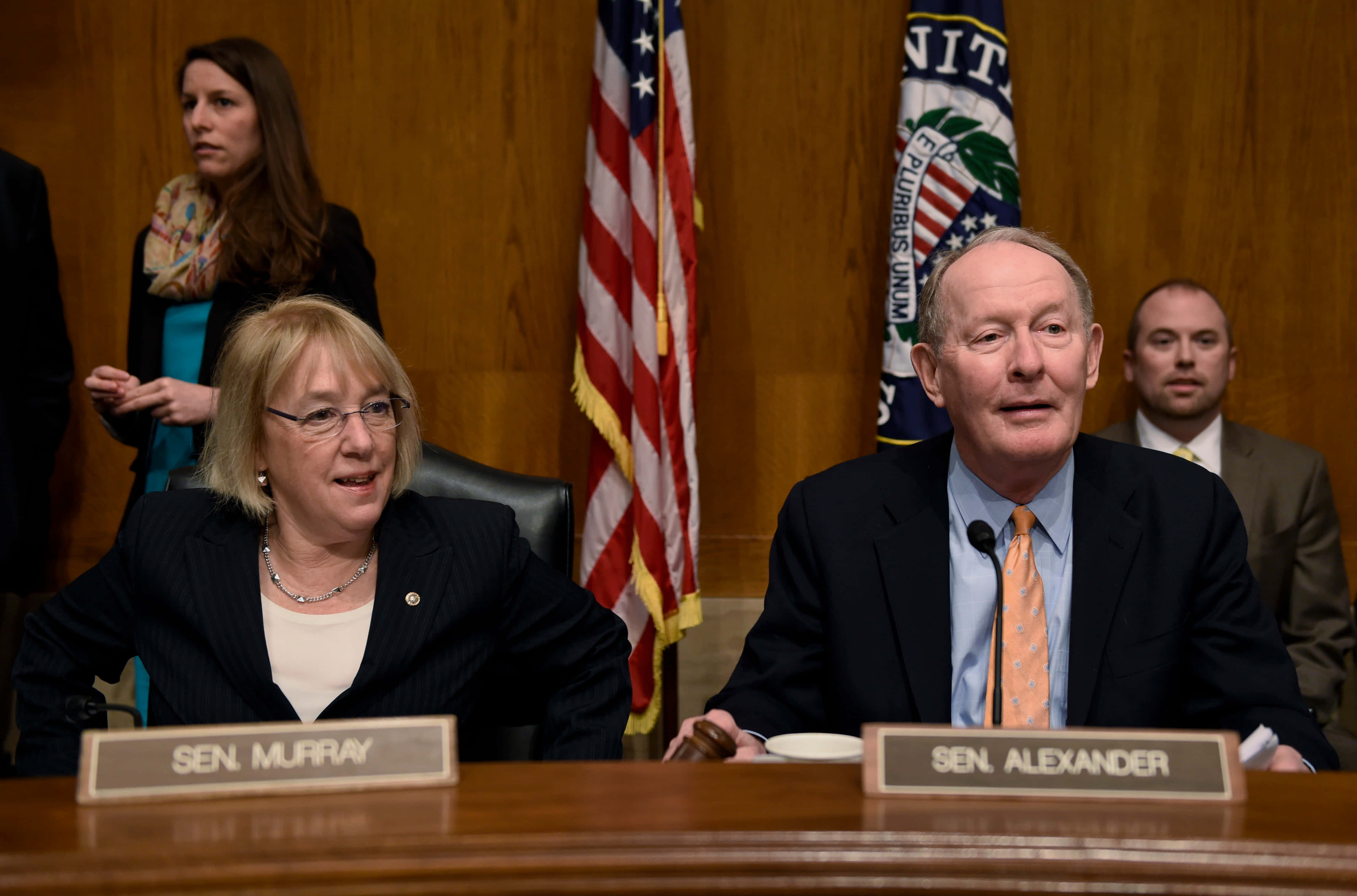 Lamar Alexander, wooden table, nameplates, 4K Desktop Wallpaper