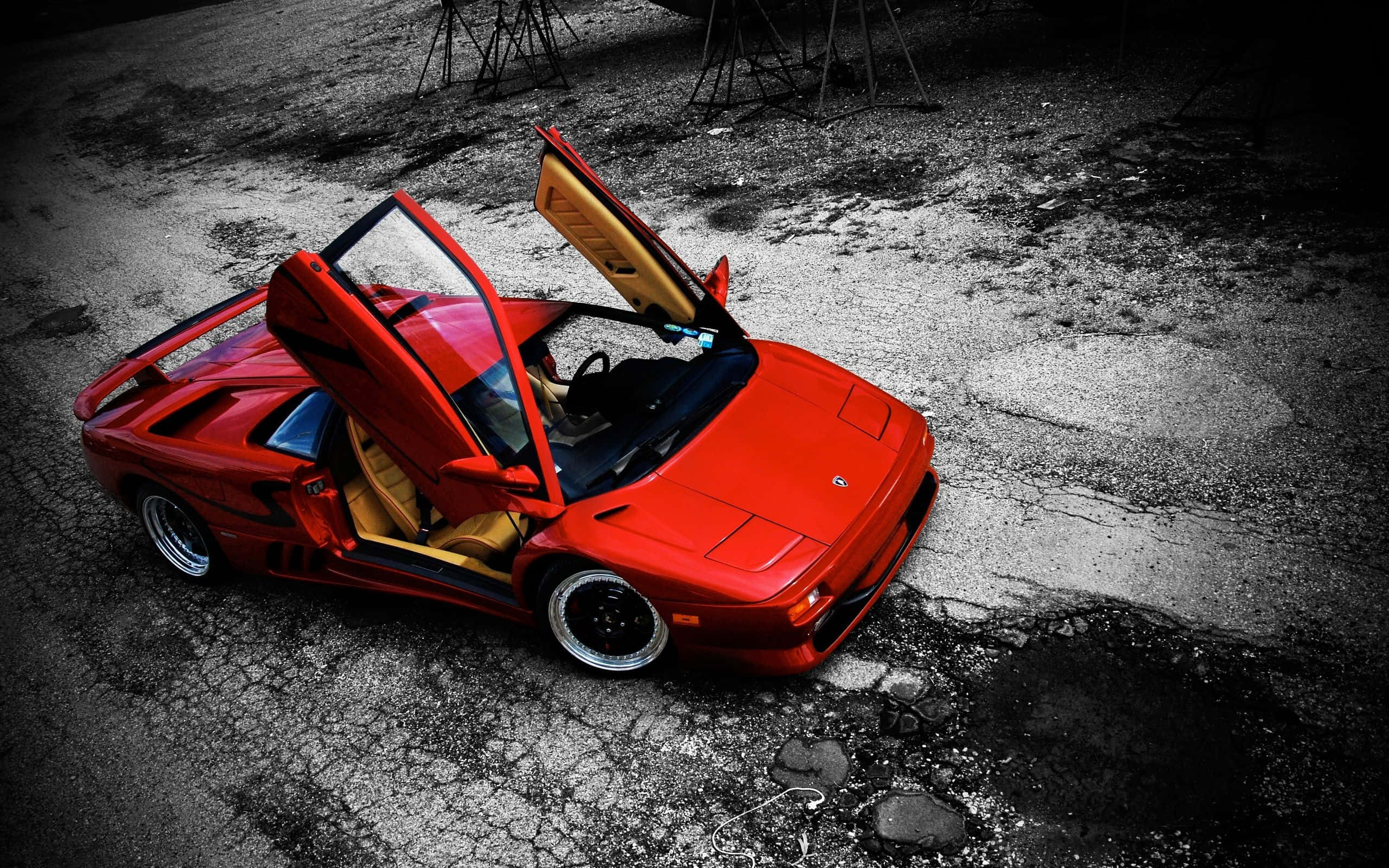 Lamborghini Diablo, vibrant red, scissor doors, 2K Desktop Wallpaper
