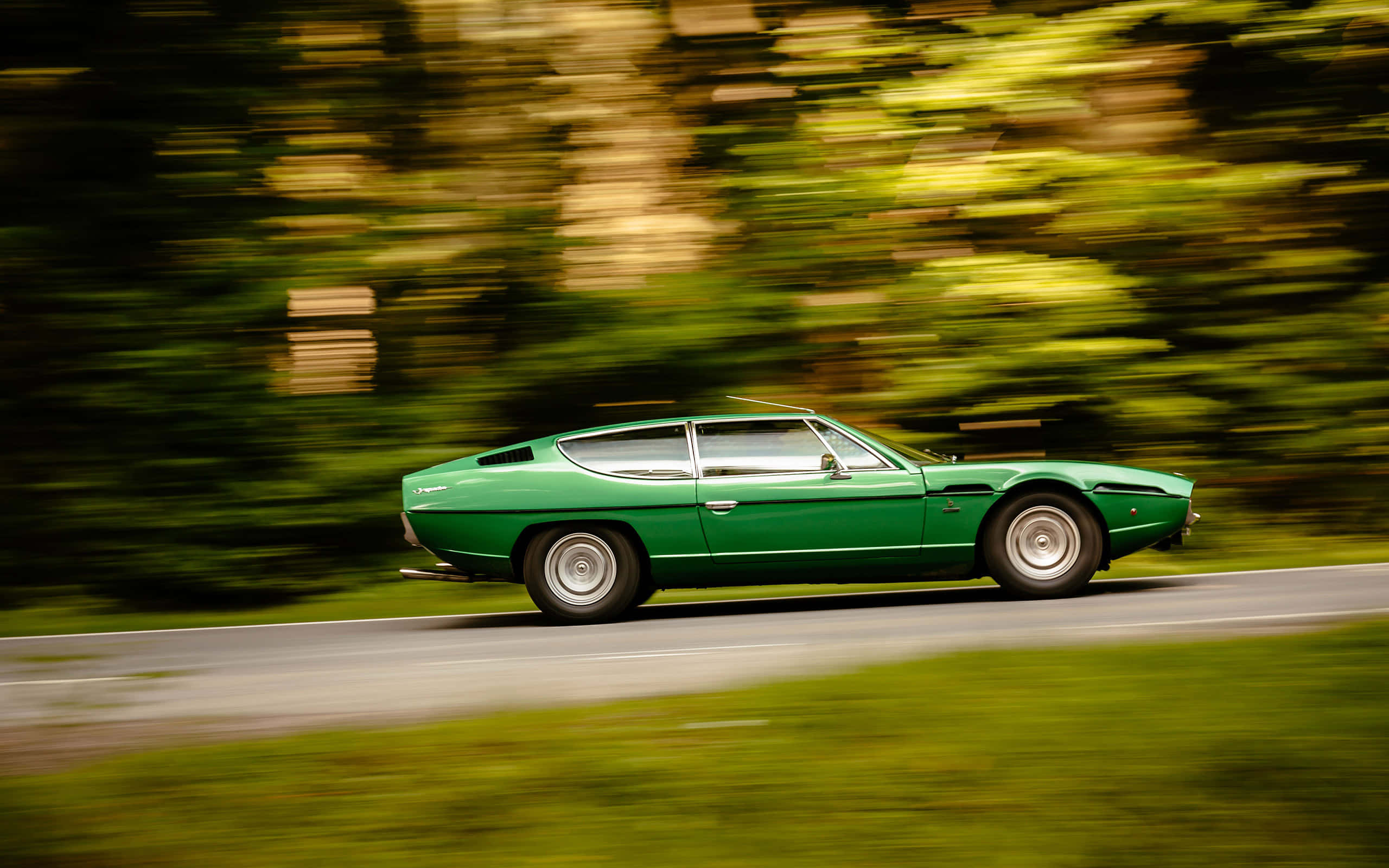 Lamborghini Espada, vintage luxury classic, vibrant green, 2K Desktop Wallpaper