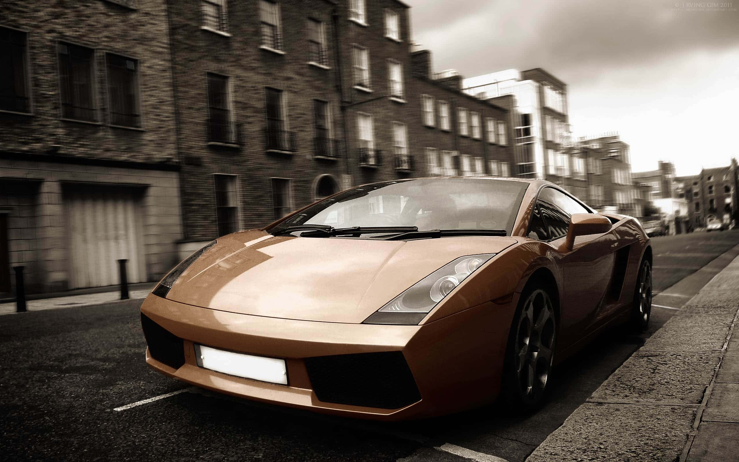 Lamborghini Gallardo, bronze, wet urban street, 2K Desktop Wallpaper