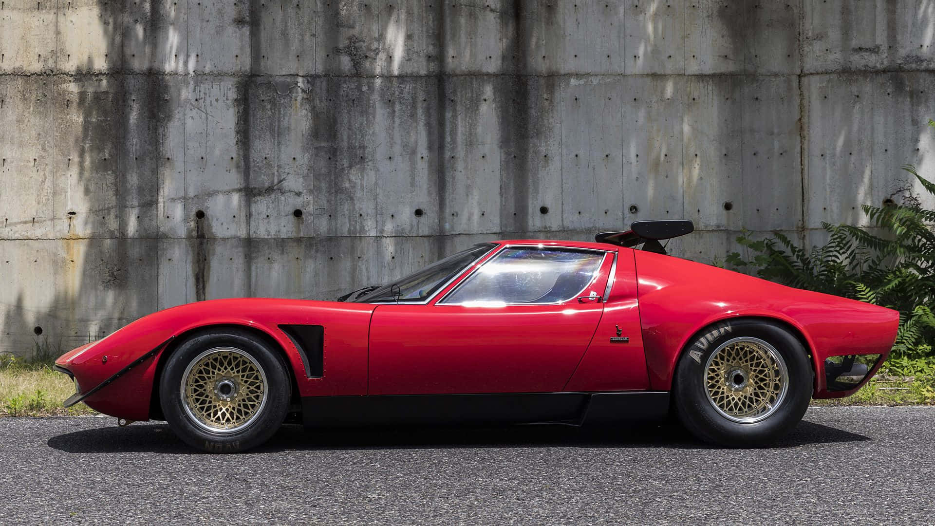 Lamborghini Miura, vibrant red, gold wire wheels, Full HD Desktop Wallpaper