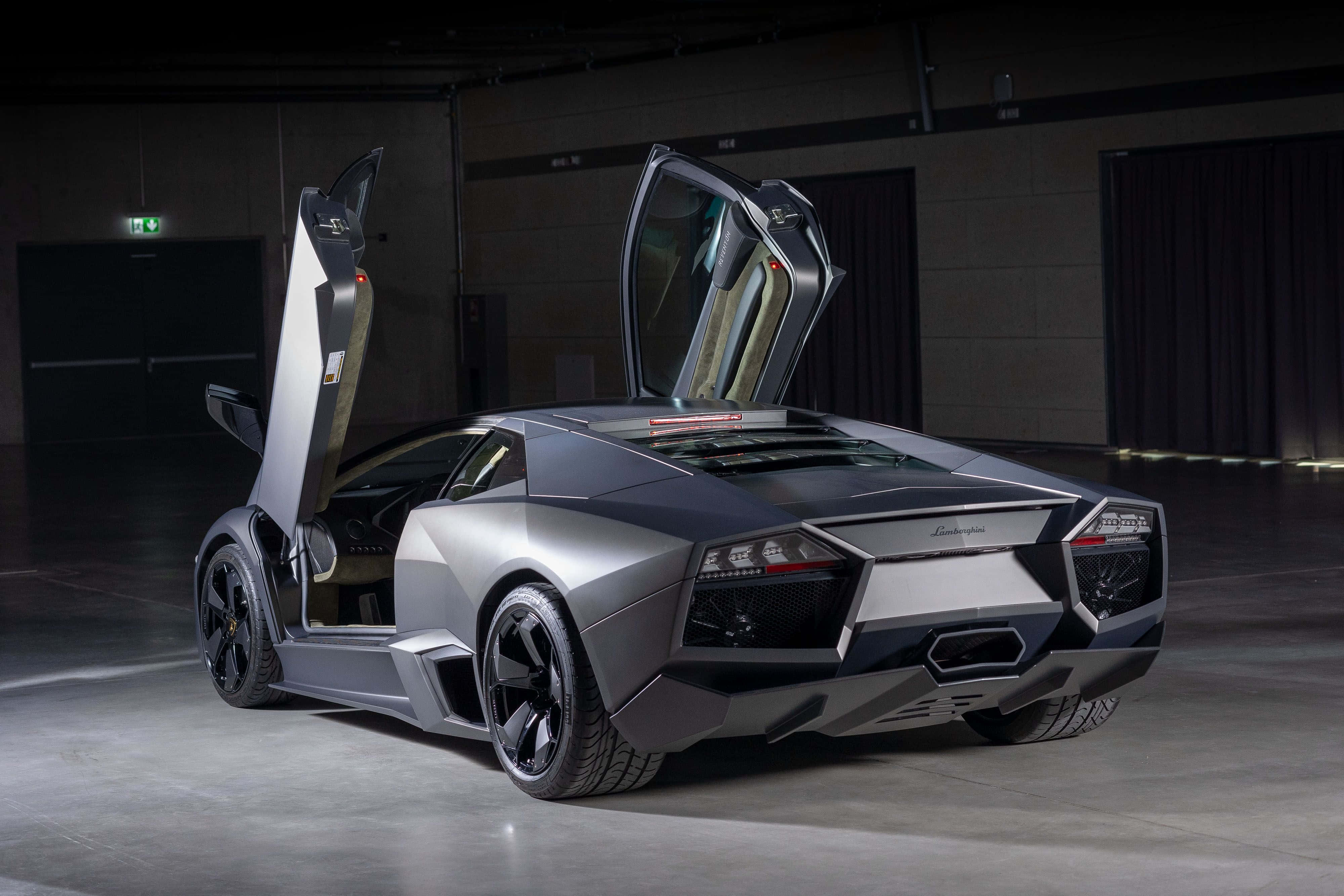 Lamborghini Reventón, silver, scissor doors, 4K Desktop Wallpaper