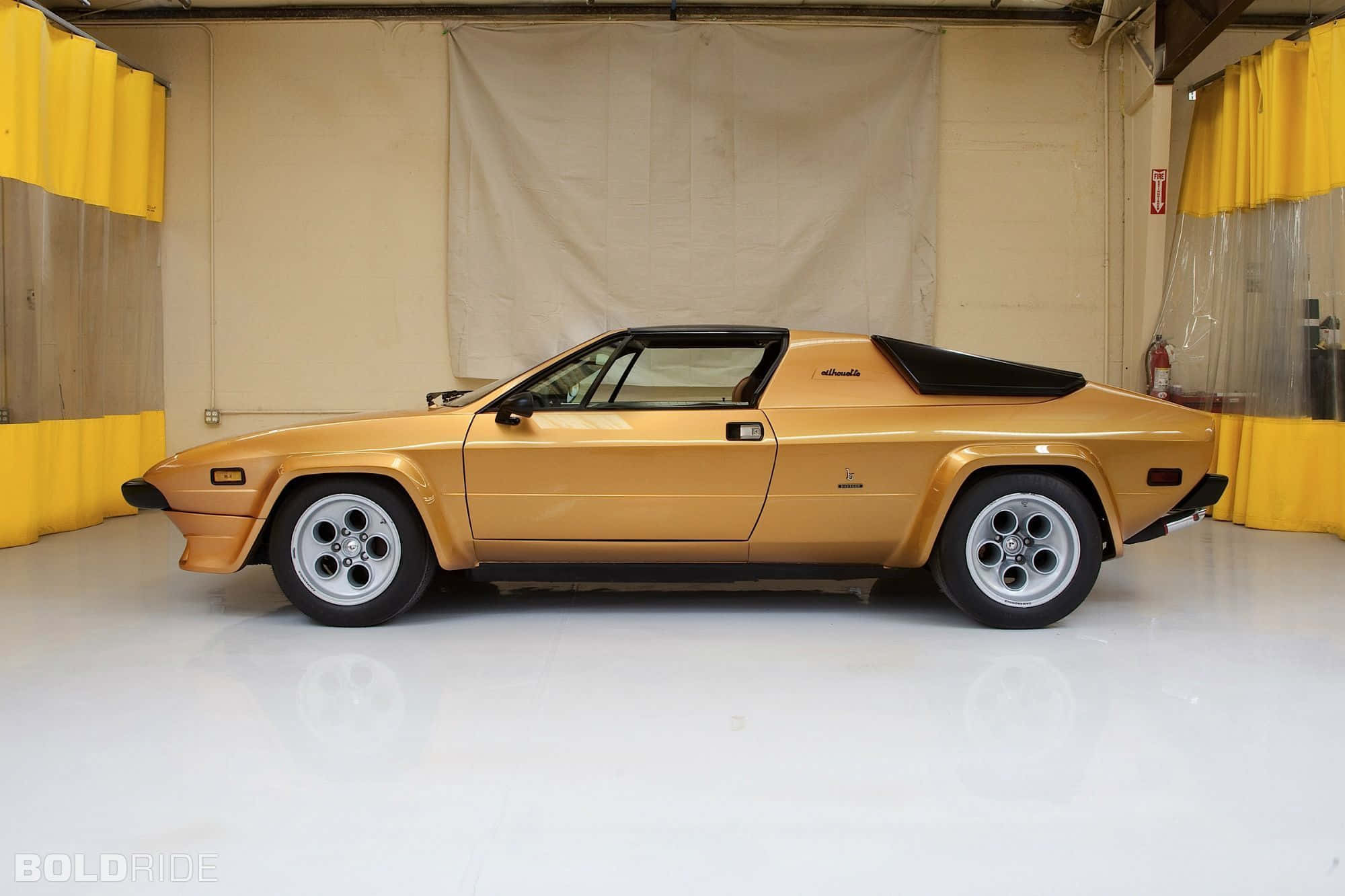 Lamborghini Silhouette, golden vintage sports car, black accents, Full HD Desktop Wallpaper