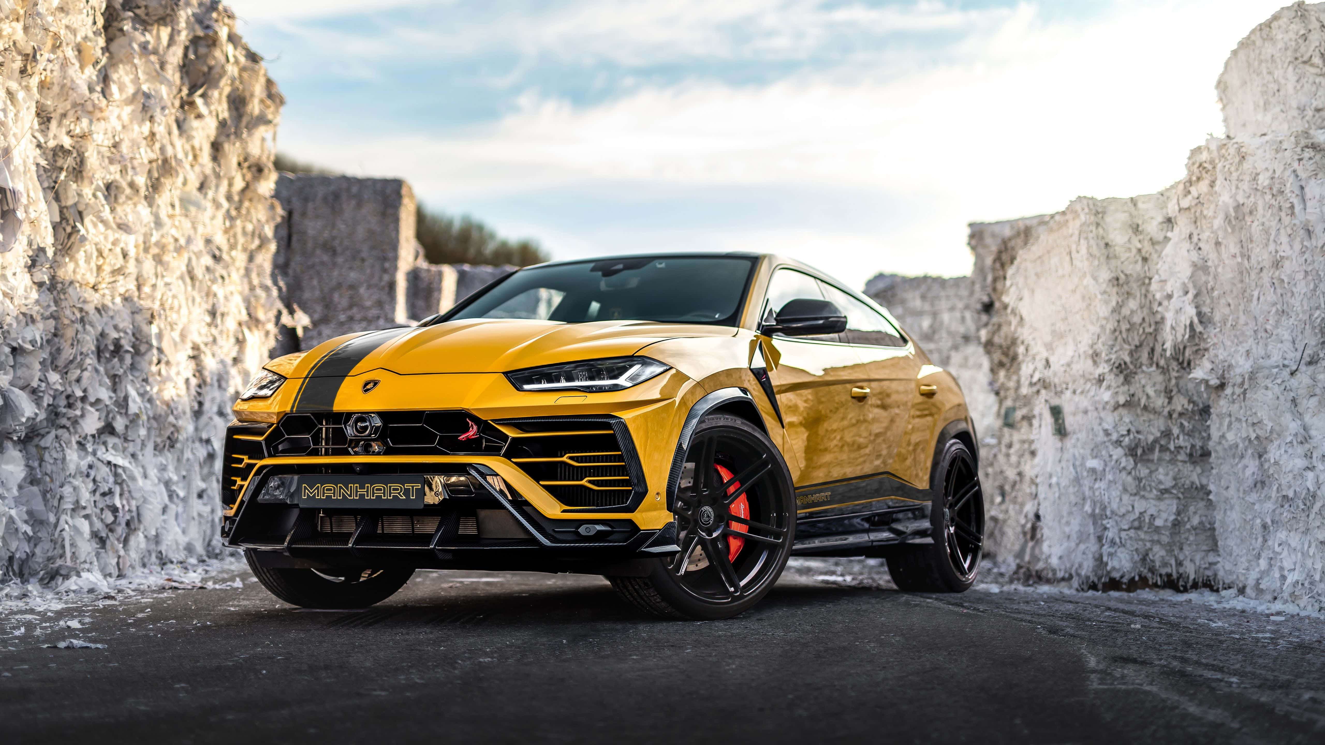 Lamborghini Urus, vibrant yellow, black accents, 5K Desktop Wallpaper
