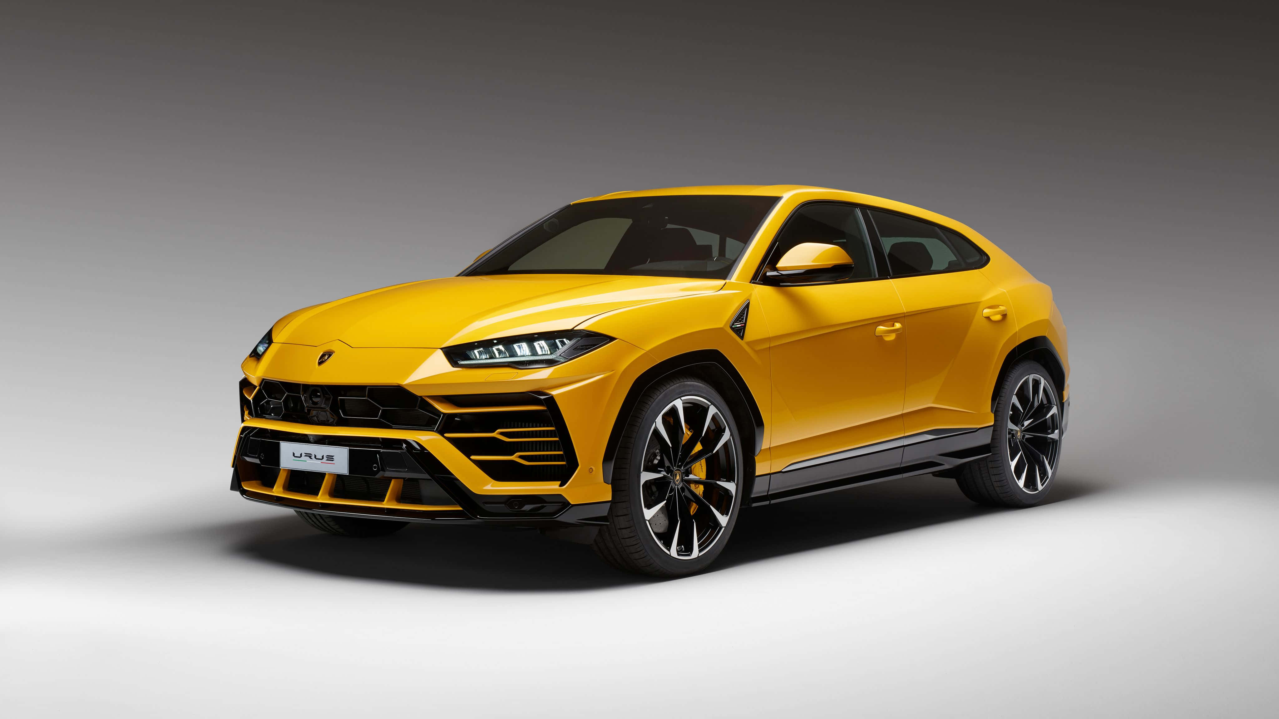 Lamborghini Urus, vibrant yellow, minimalist studio, 4K Desktop Wallpaper