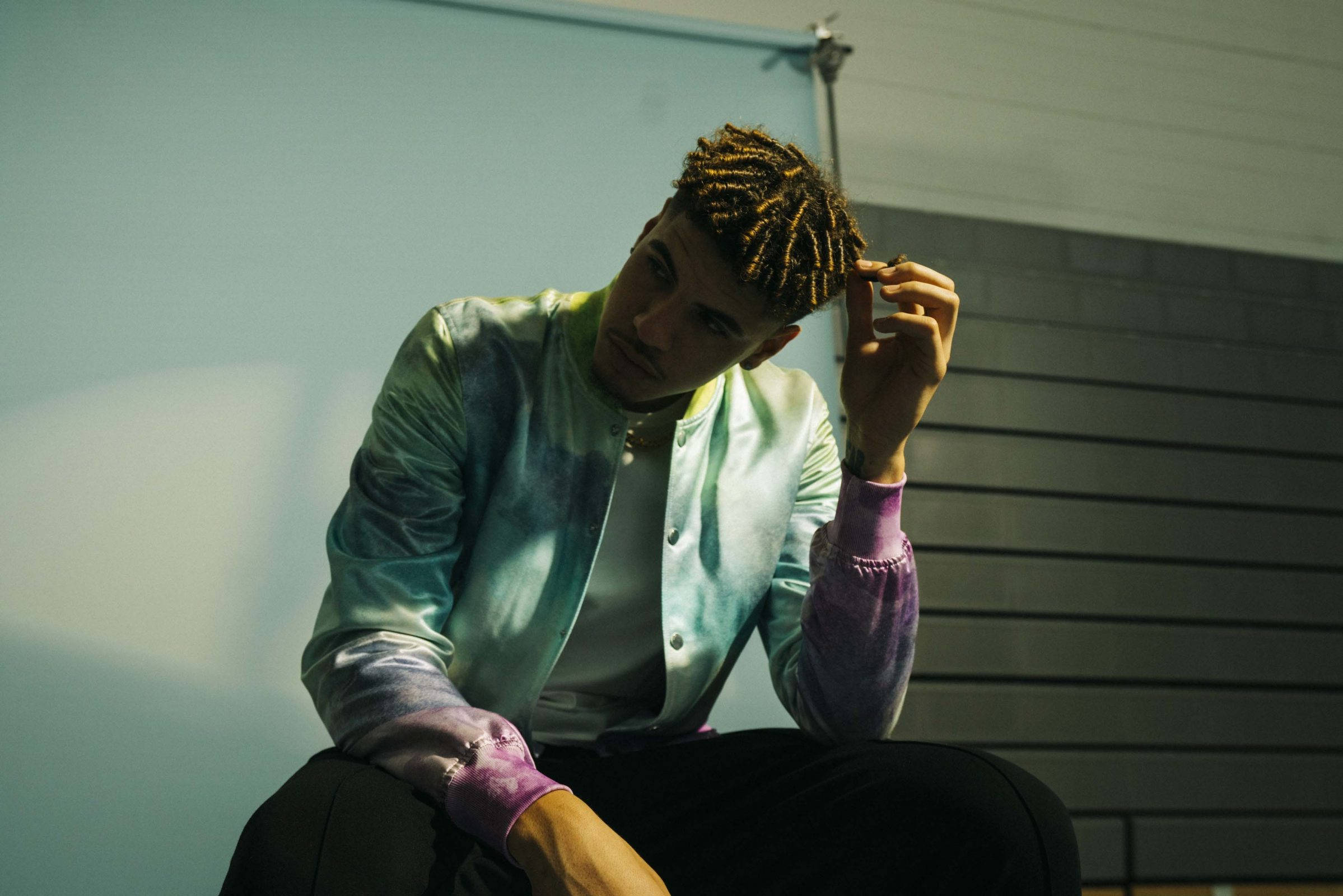 Lamelo Ball, braided hair, minimalist room, Full HD Desktop Wallpaper