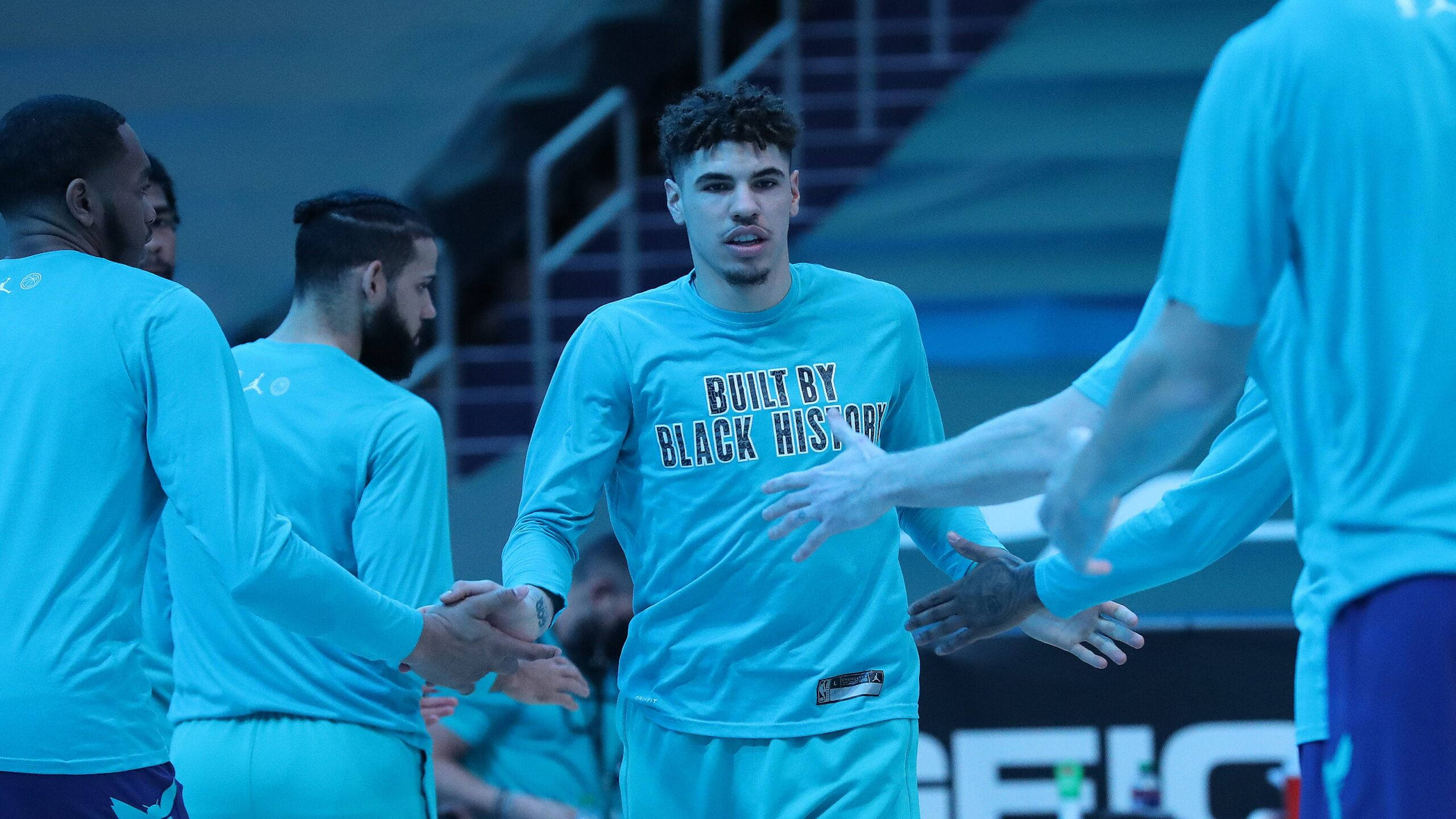 Lamelo Ball, teal jerseys, team huddle, 2K Desktop Wallpaper