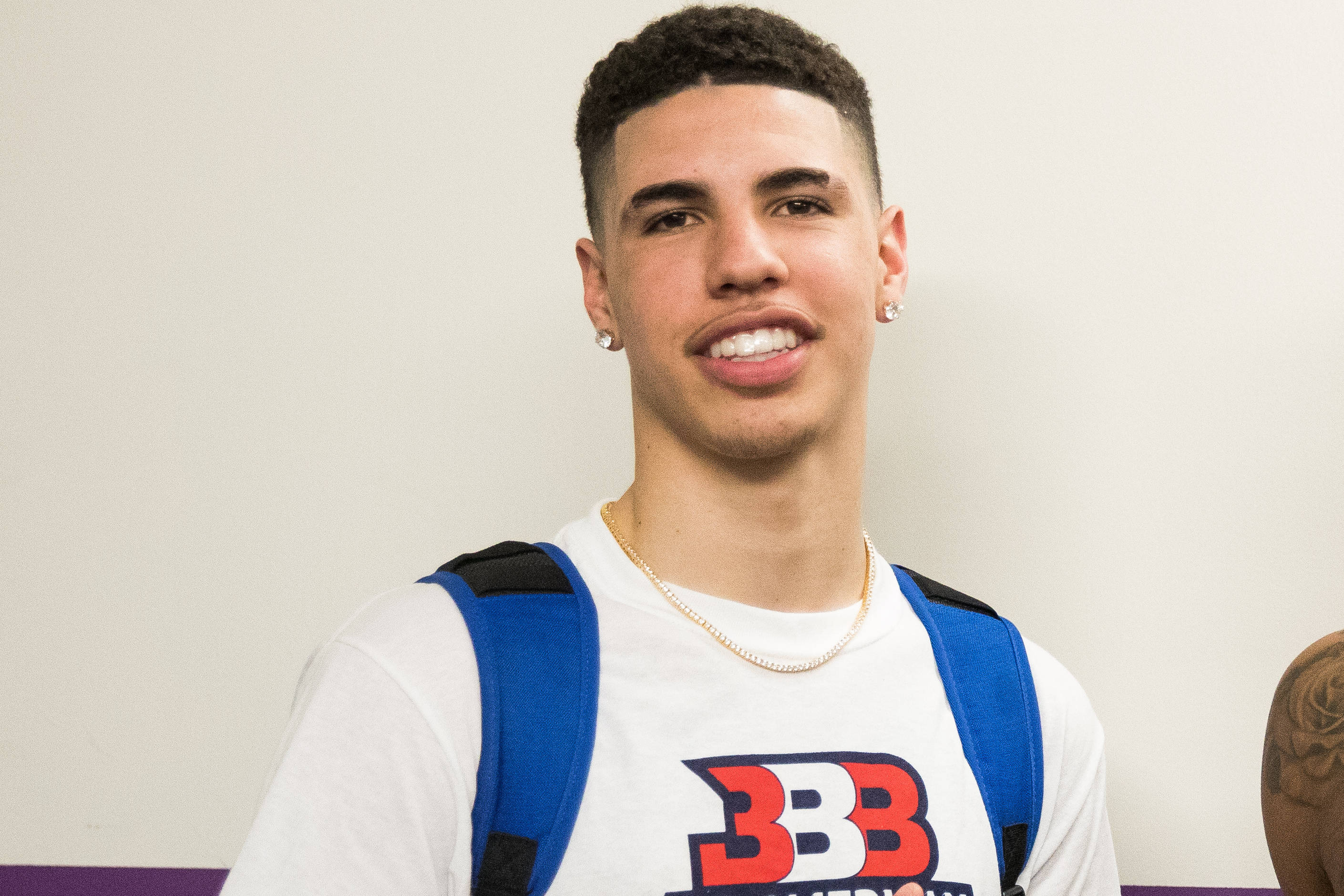 Lamelo Ball, smile look, backpack, 2K Desktop Wallpaper