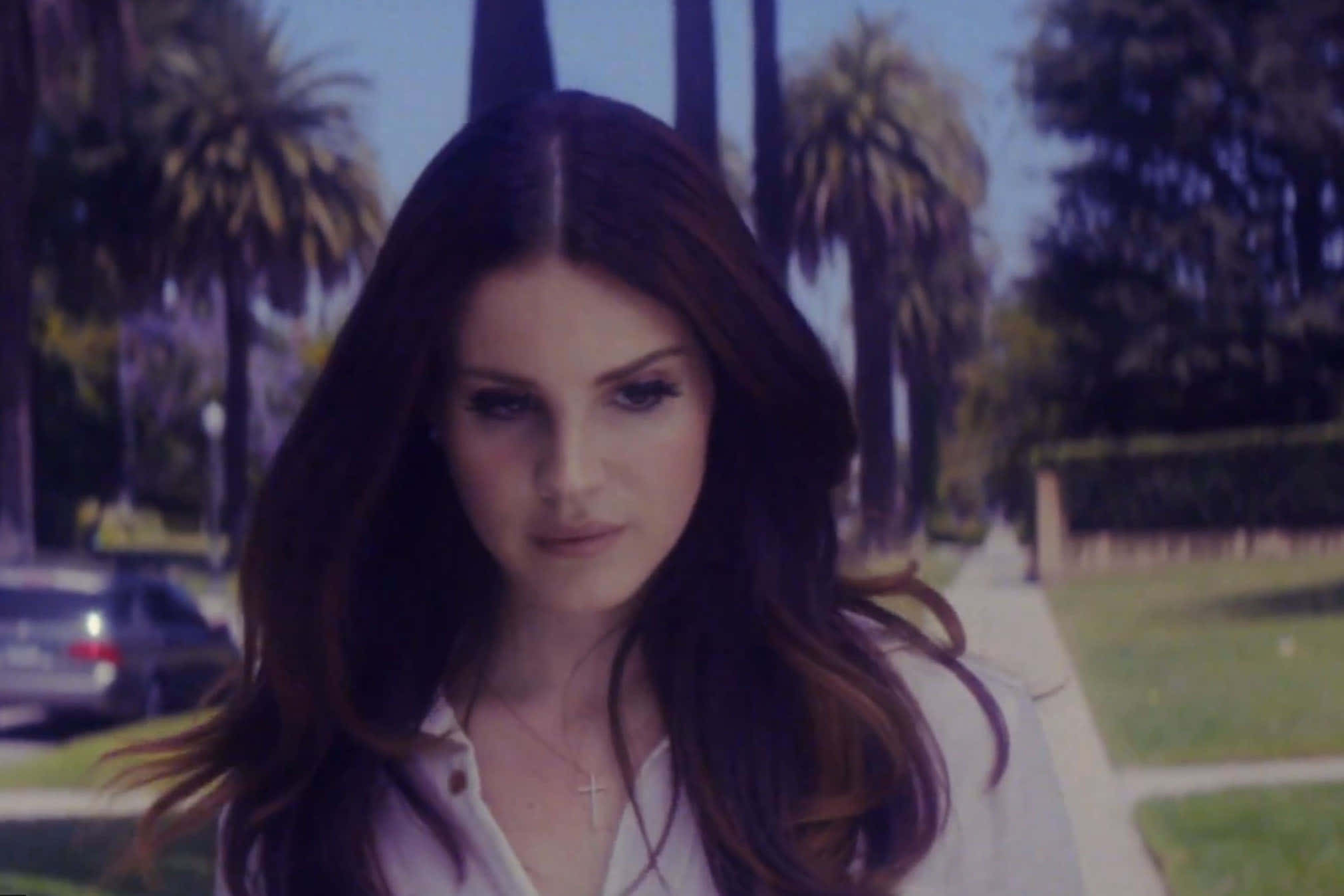 Lana del Rey, vintage aesthetic, palm-lined sidewalk, Full HD Desktop Wallpaper