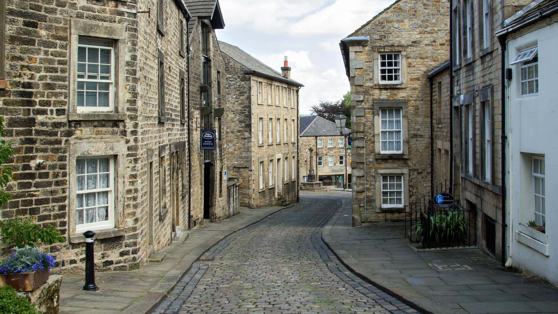 Lancaster, historic cobbled street, U K, Full HD Desktop Wallpaper
