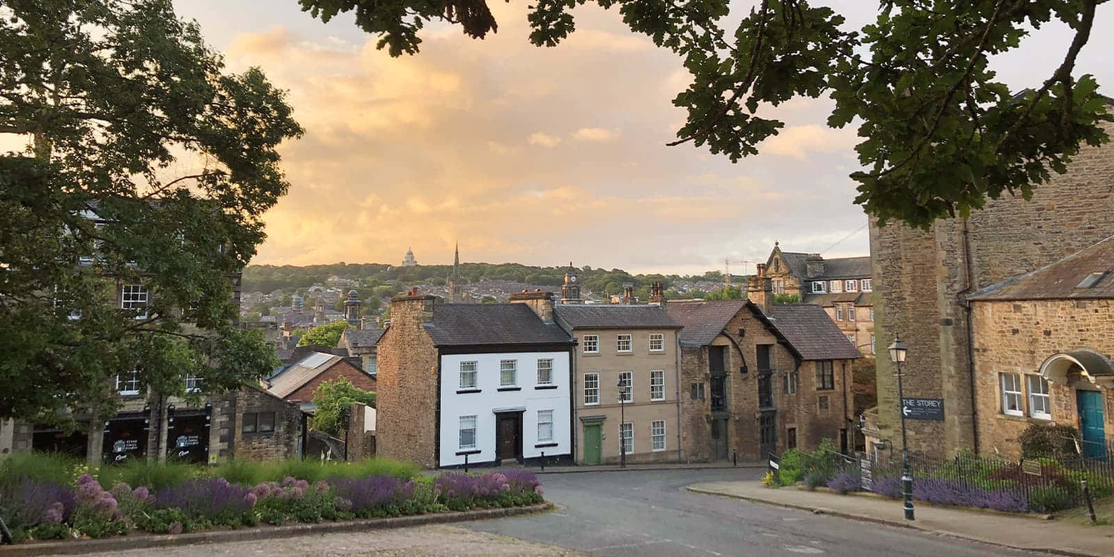 Lancaster United Kingdom, cobblestone street, historic stone buildings, HD Desktop Wallpaper