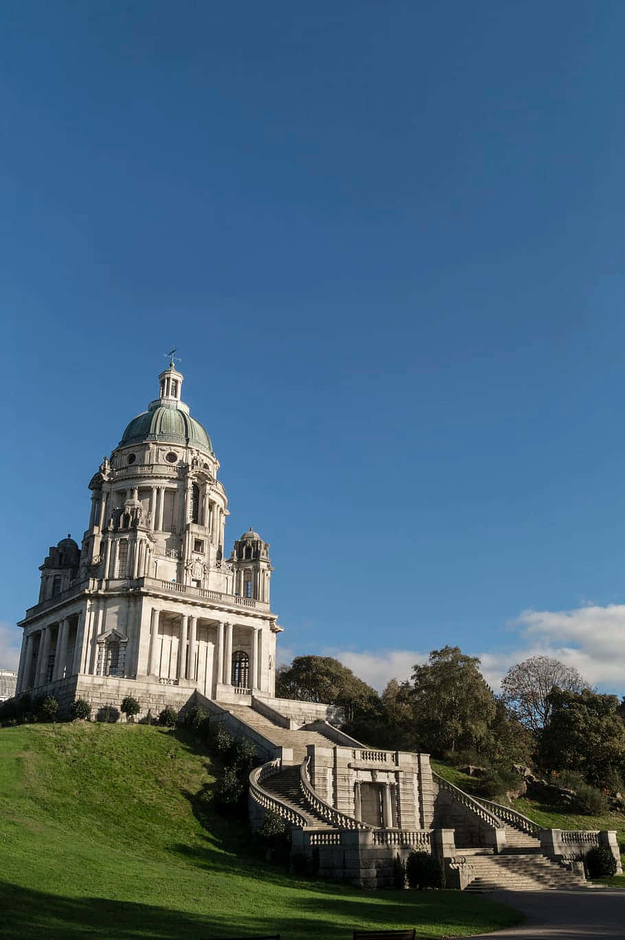 Lancaster Cityscape, neoclassical domed building, grassy hill, HD Phone Wallpaper