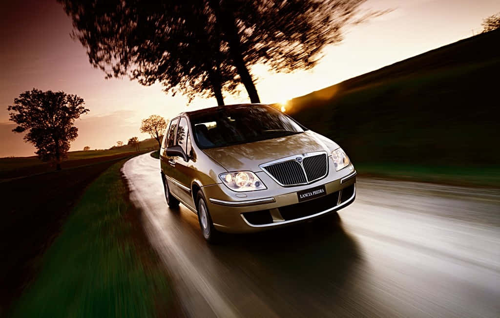 Lancia Phedra, gold, sunset, SD Desktop Wallpaper