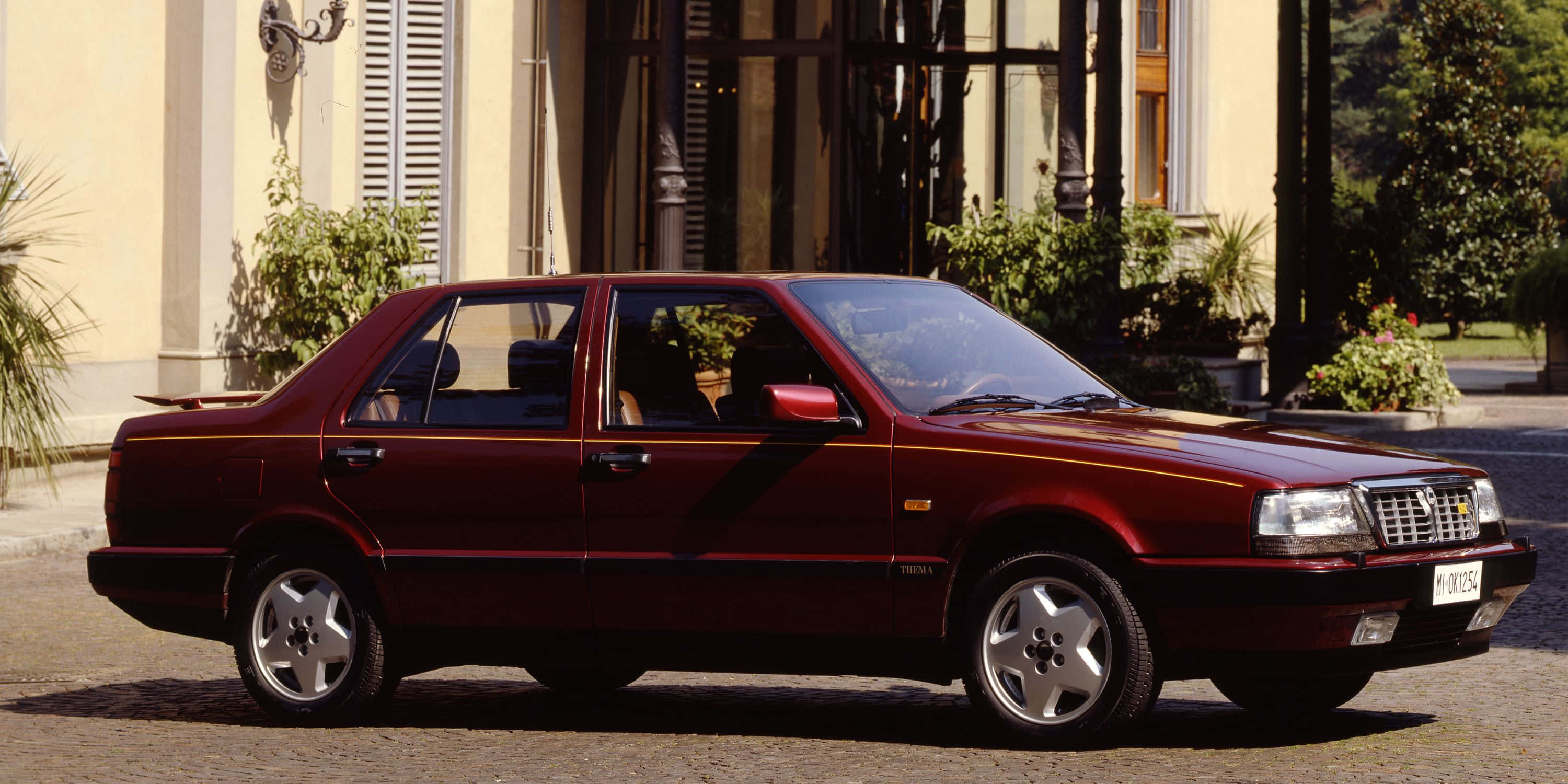 Lancia Thema, classic sedan, glossy maroon, 2K Desktop Wallpaper