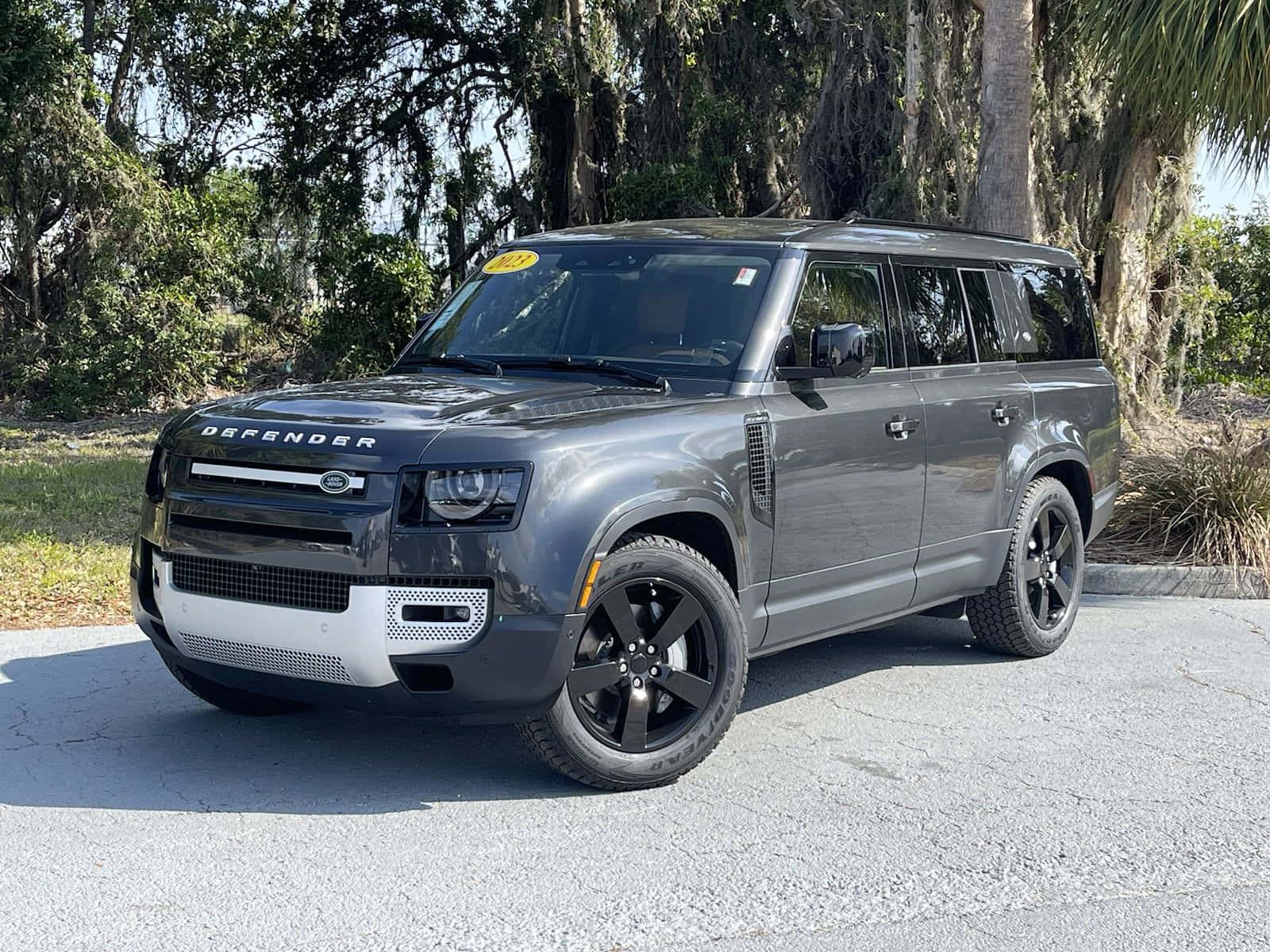 Land Rover Defender, gray, cracked pavement, HD Desktop Wallpaper