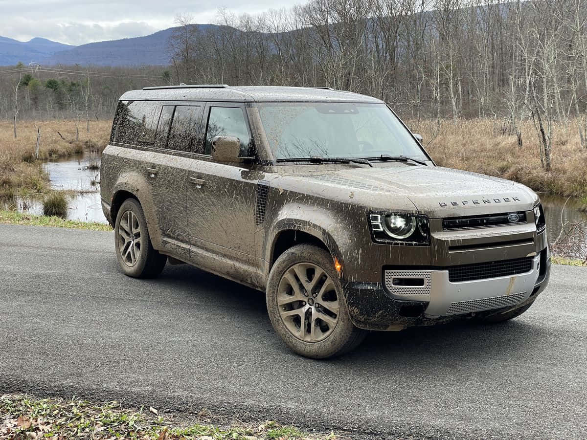 Land Rover Defender, 1200 x 900, wet road, SD Desktop Wallpaper