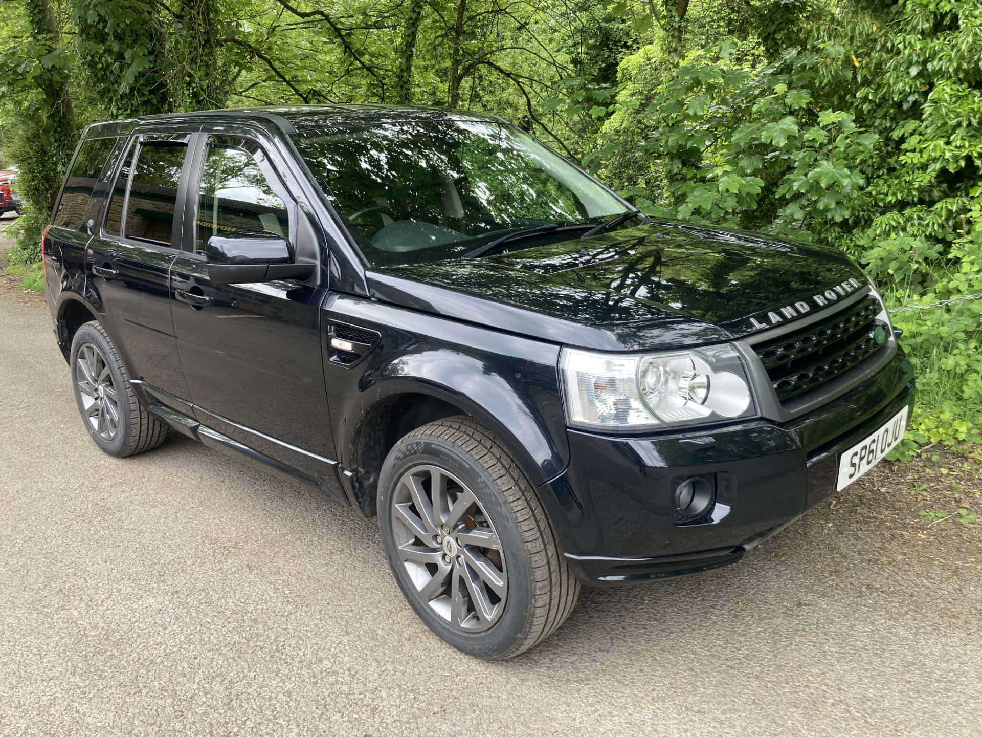 Land Rover Freelander, black, gravel path, Full HD Desktop Wallpaper