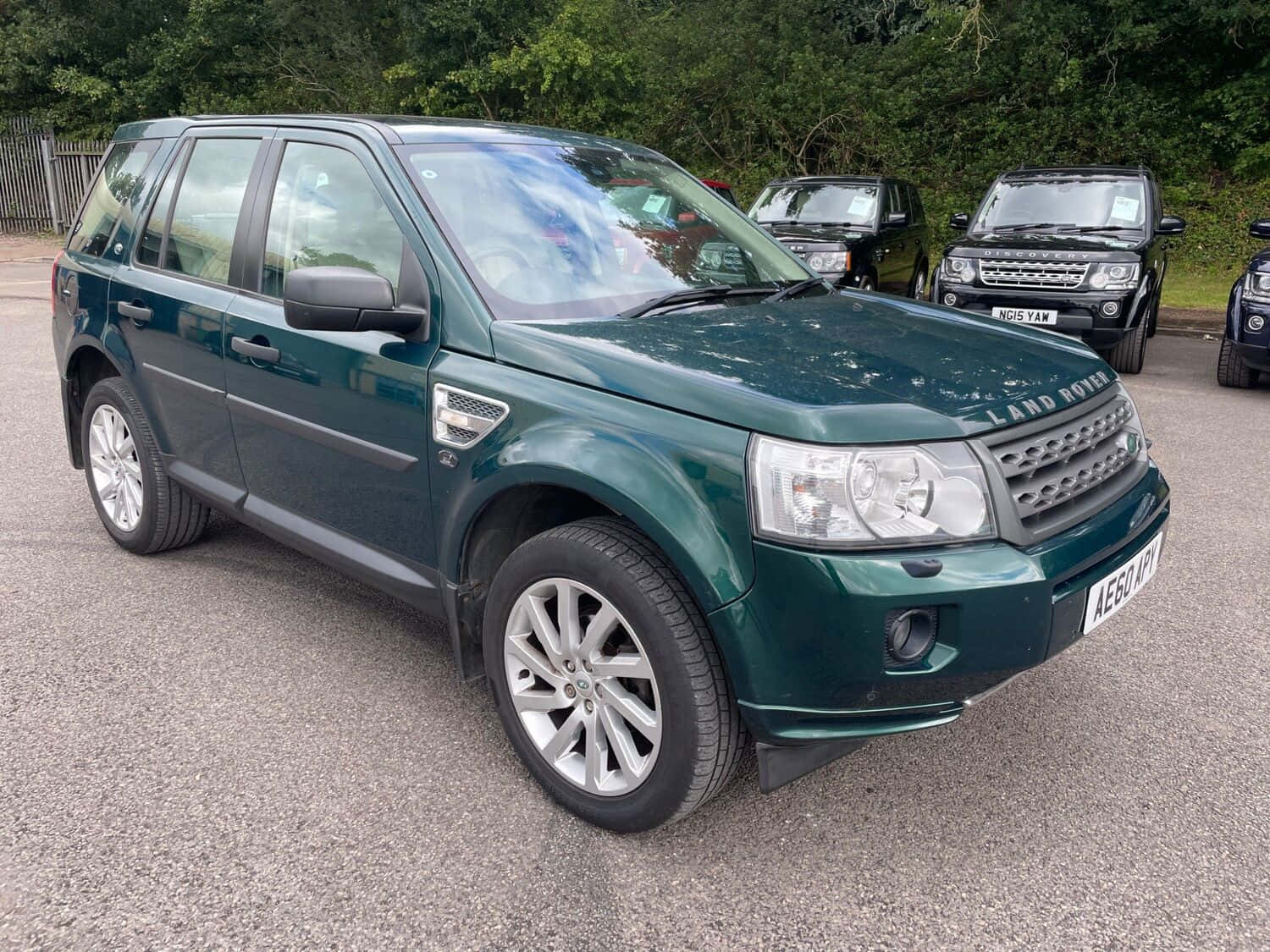 Land Rover Freelander, glossy green, asphalt, HD Desktop Wallpaper