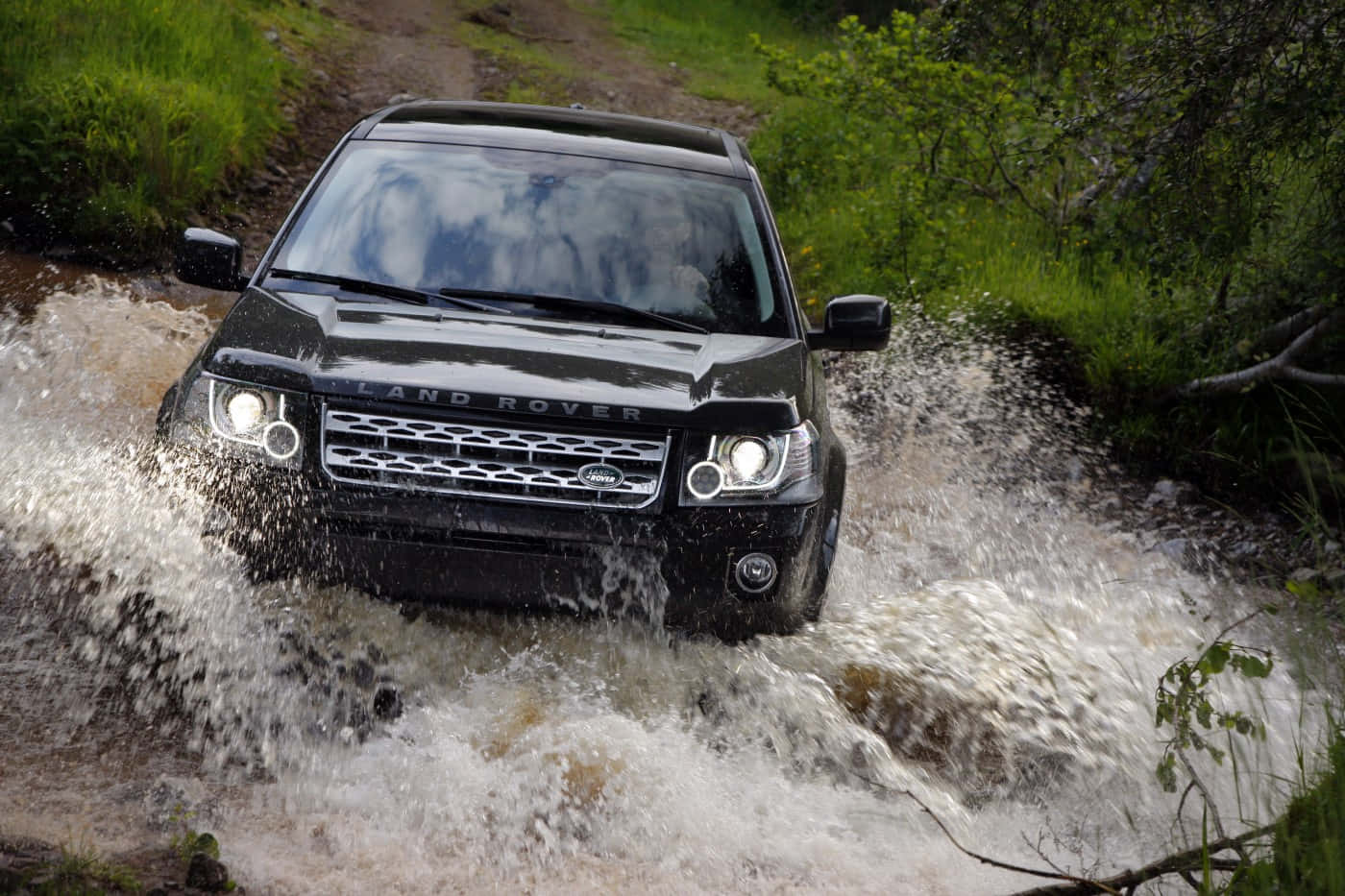 Land Rover Freelander, black, muddy forest stream, HD Desktop Wallpaper
