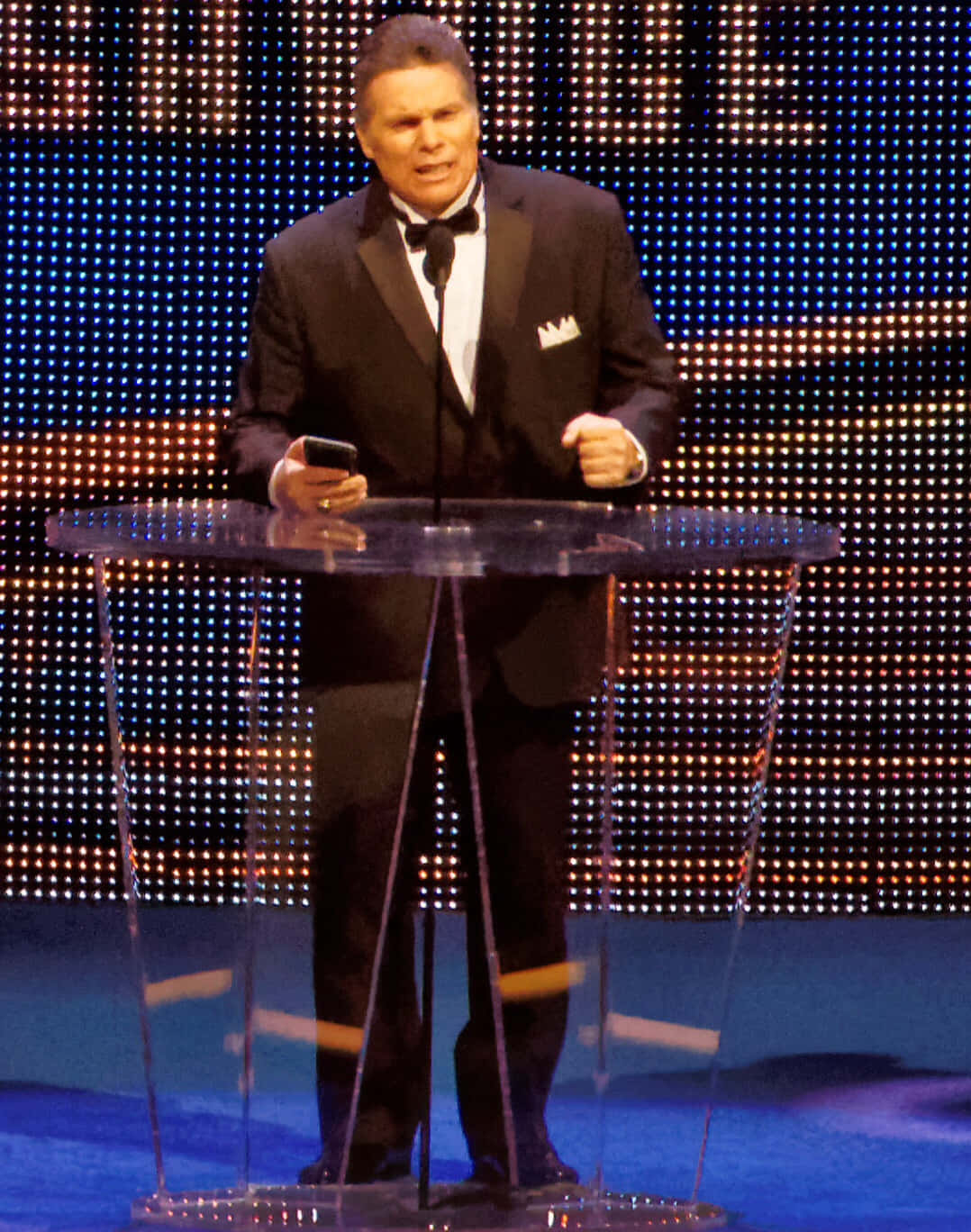 Lanny Poffo, black tuxedo, clear podium, HD Phone Wallpaper
