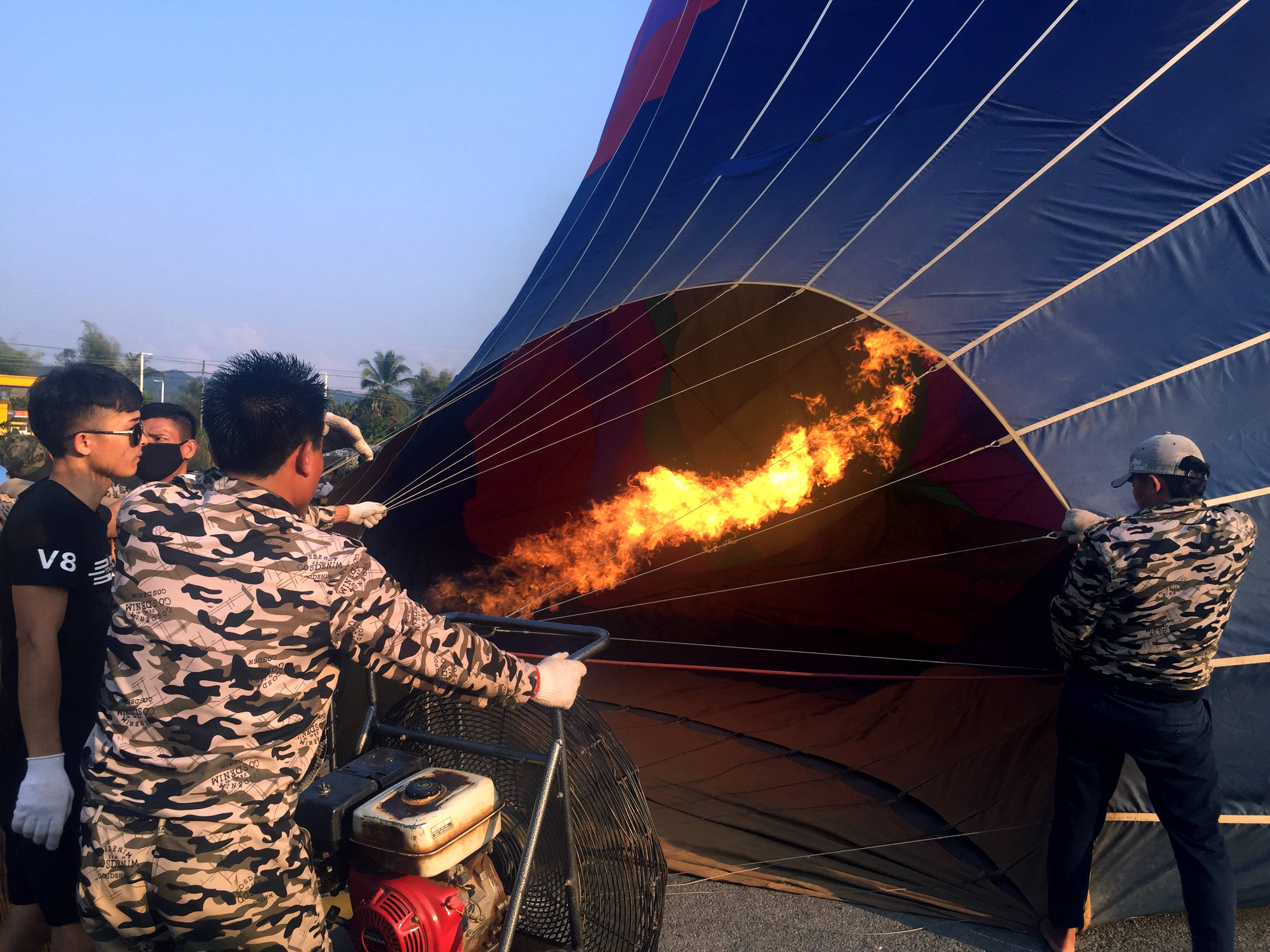 Laos, hot air balloon, blue, 2K Desktop Wallpaper