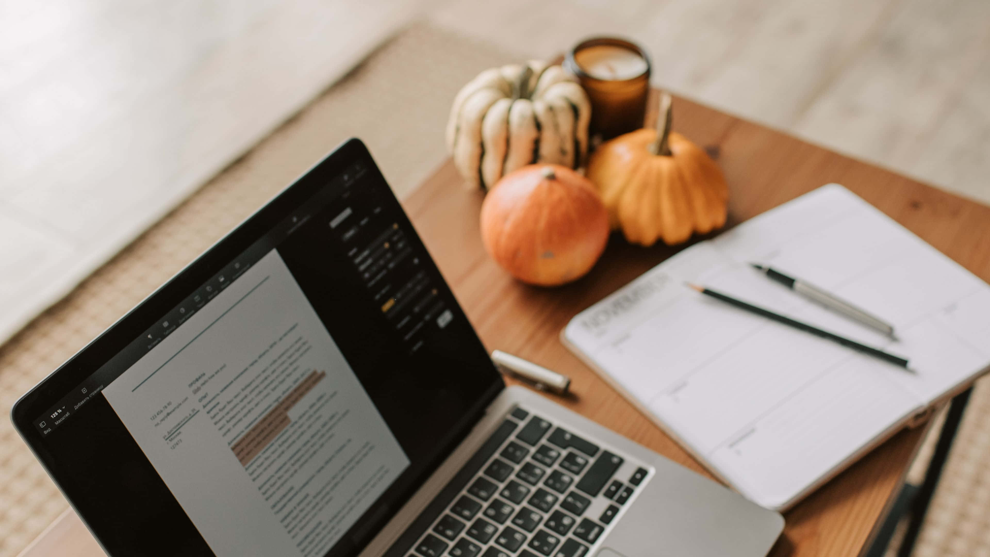 autumn workstation aesthetic4k, laptop, wooden table, 4K Desktop Wallpaper