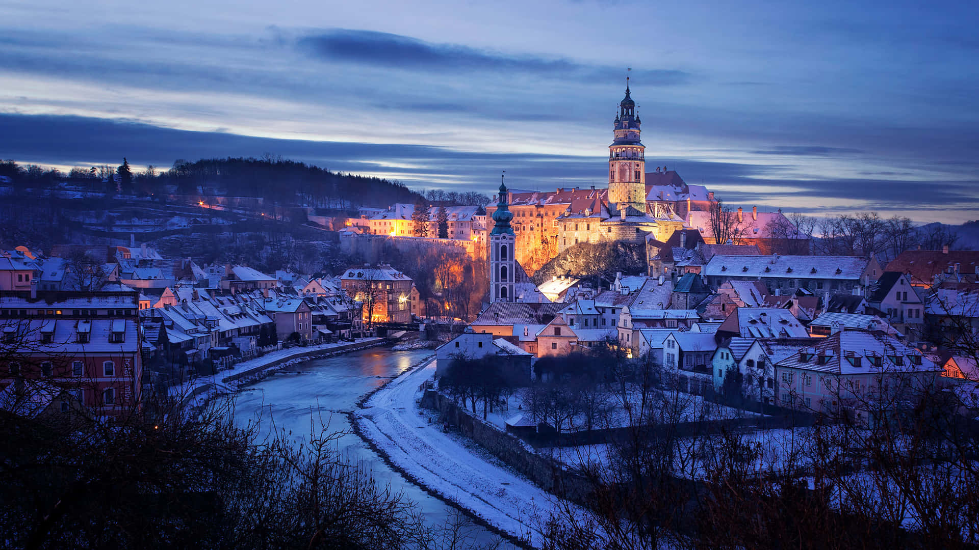 Laptop Winter, snow, historic European town, Full HD Desktop Wallpaper