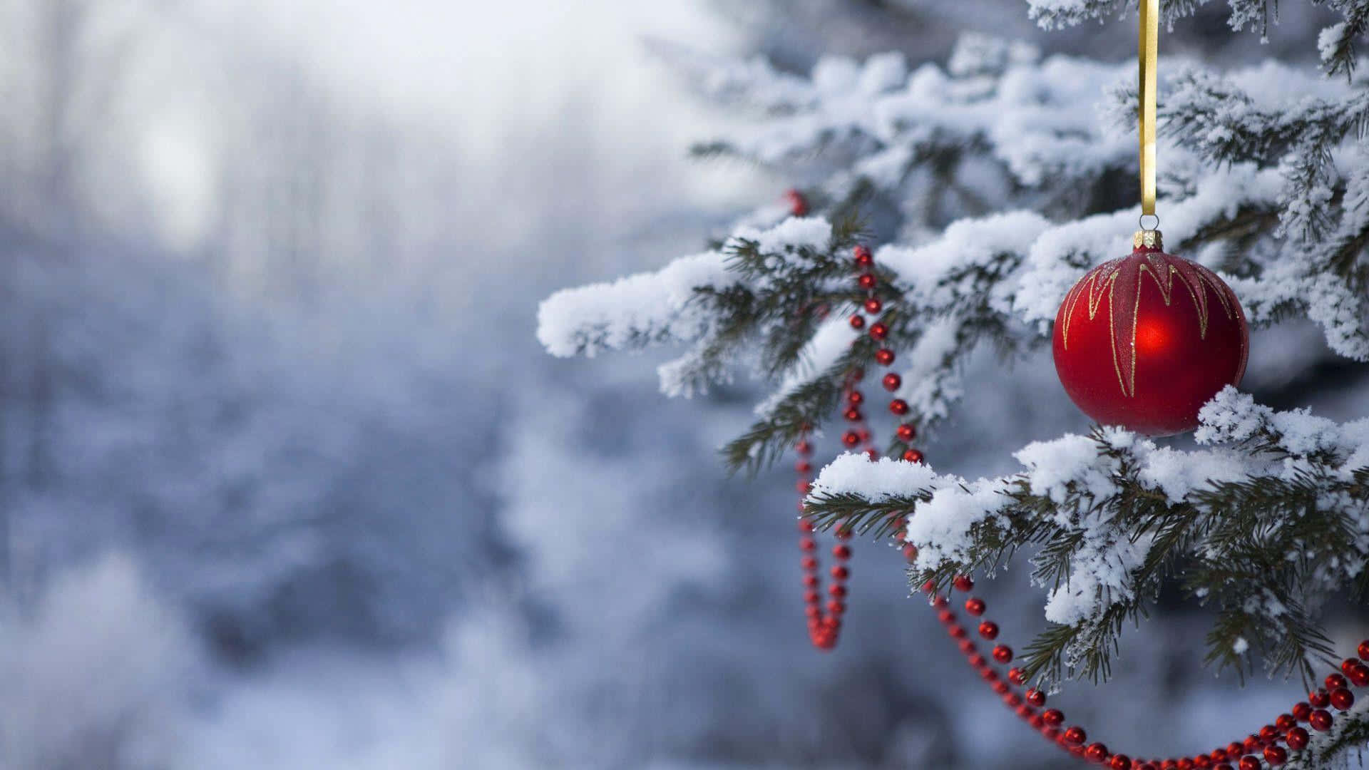 laptop winter, vibrant red Christmas ornament, beaded garland, Full HD Desktop Wallpaper