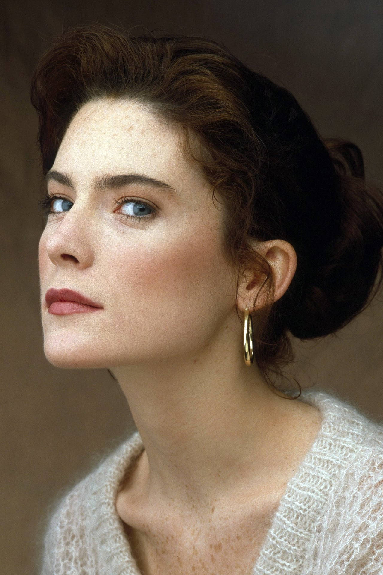 Lara Flynn Boyle, freckles, blue eyes, Full HD Phone Wallpaper