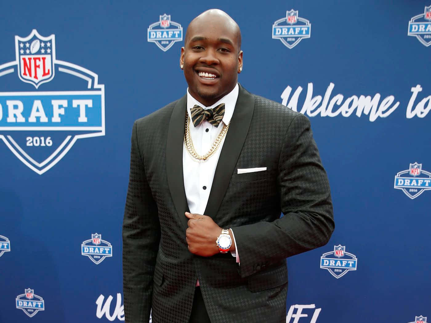 Laremy Tunsil, formal black suit, patterned tuxedo, HD Desktop Wallpaper