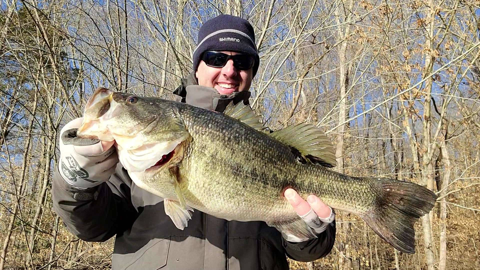 LargeMouth Bass, blue lake, beanie, Full HD Desktop Wallpaper