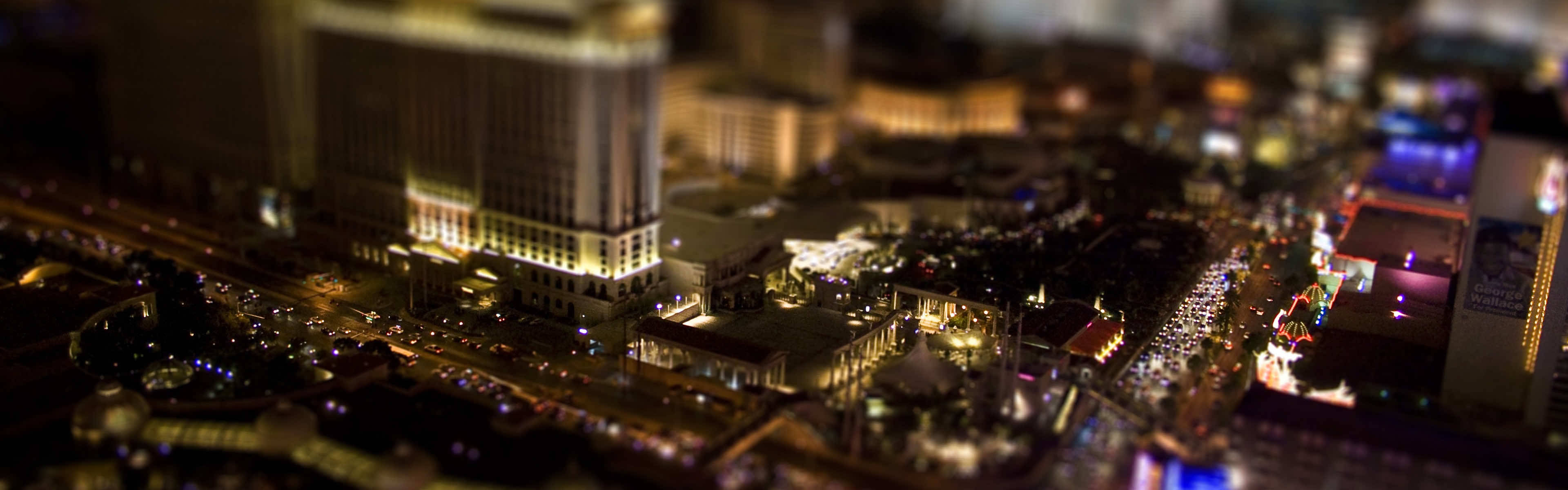 Las Vegas Night, nighttime cityscape, glowing buildings, 4K Desktop Wallpaper