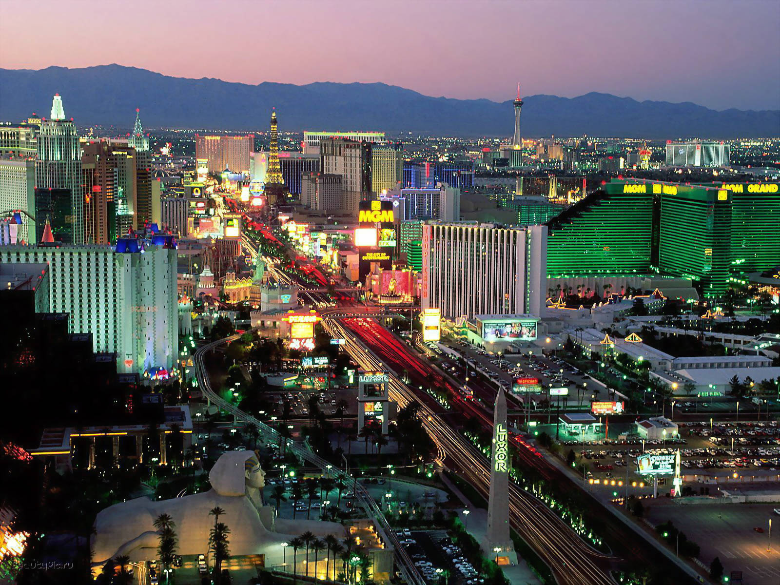 Las Vegas Skyline, neon lights, casinos, HD Desktop Wallpaper