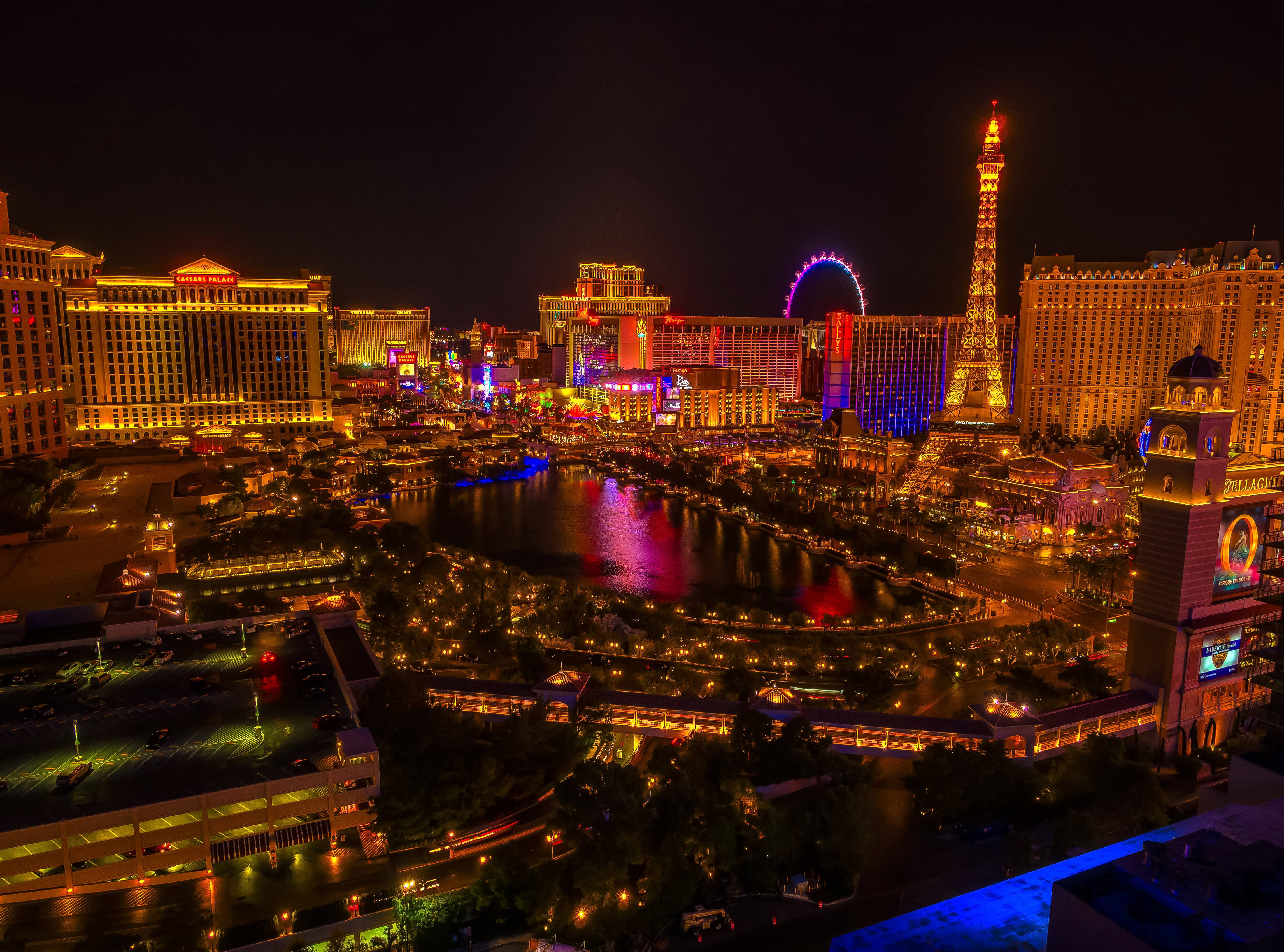 Las Vegas, neon-lit hotels, replica Eiffel Tower, 4K Desktop Wallpaper