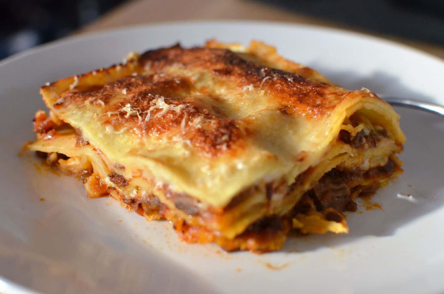 lasagna alla bolognese, golden-brown, melted cheese, HD Desktop Wallpaper