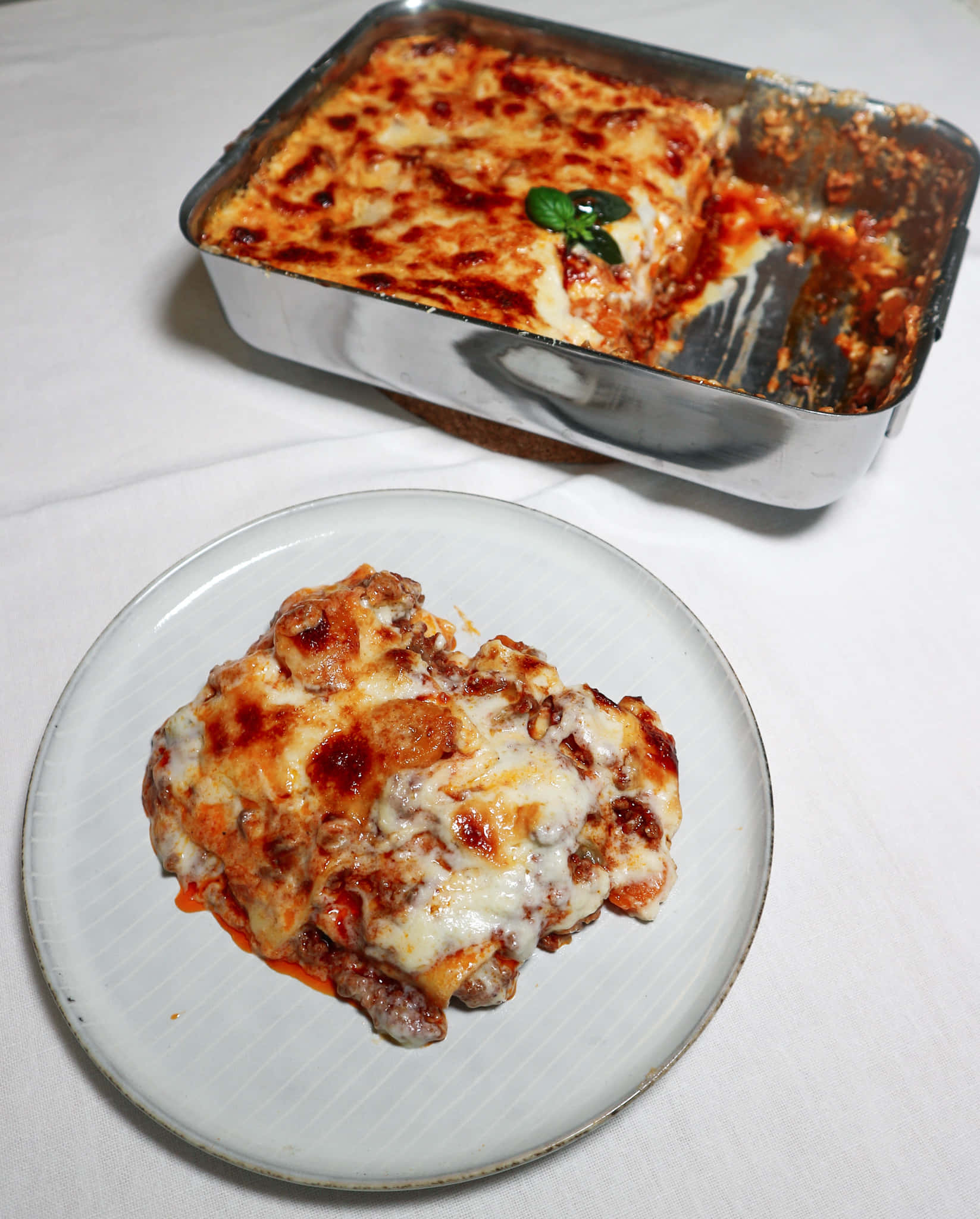 lasagna alla bolognese, red sauce, cheesy lasagna, Full HD Phone Wallpaper
