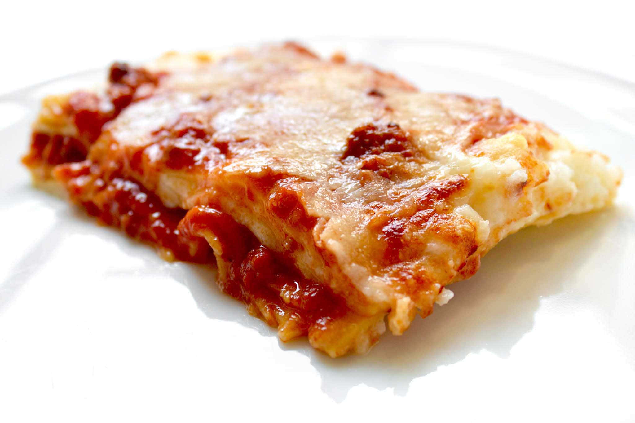 Lasagna Alla Bolognese, cheesy lasagna slice, bubbling tomato sauce, Full HD Desktop Wallpaper