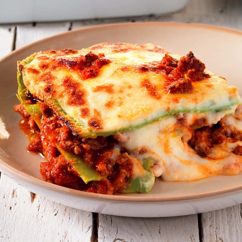 green pasta, lasagna alla bolognese, golden-brown cheesy lasagna, SD Phone Wallpaper